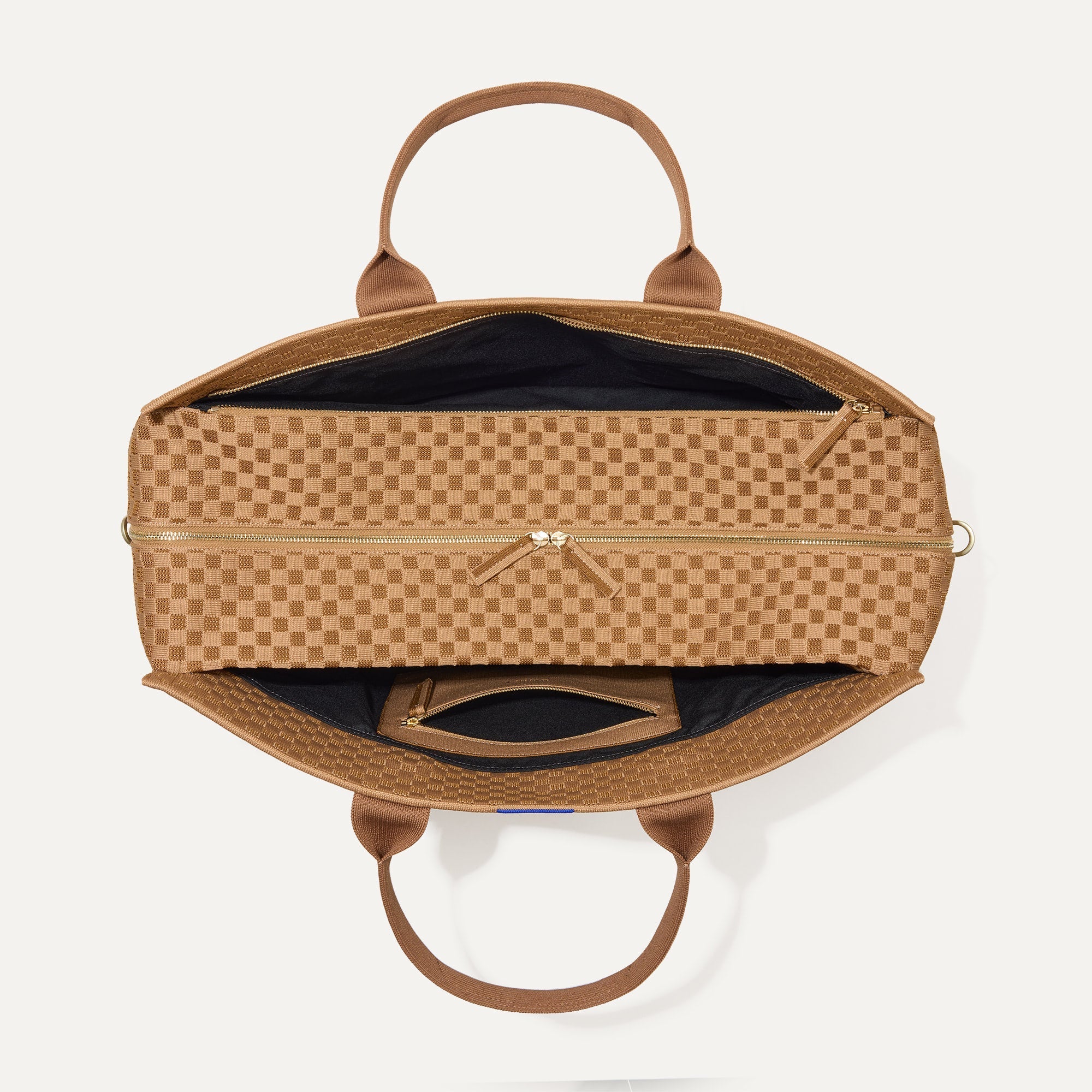 029_Weekender_Hazelnut_OverheadClosed_3941.jpg