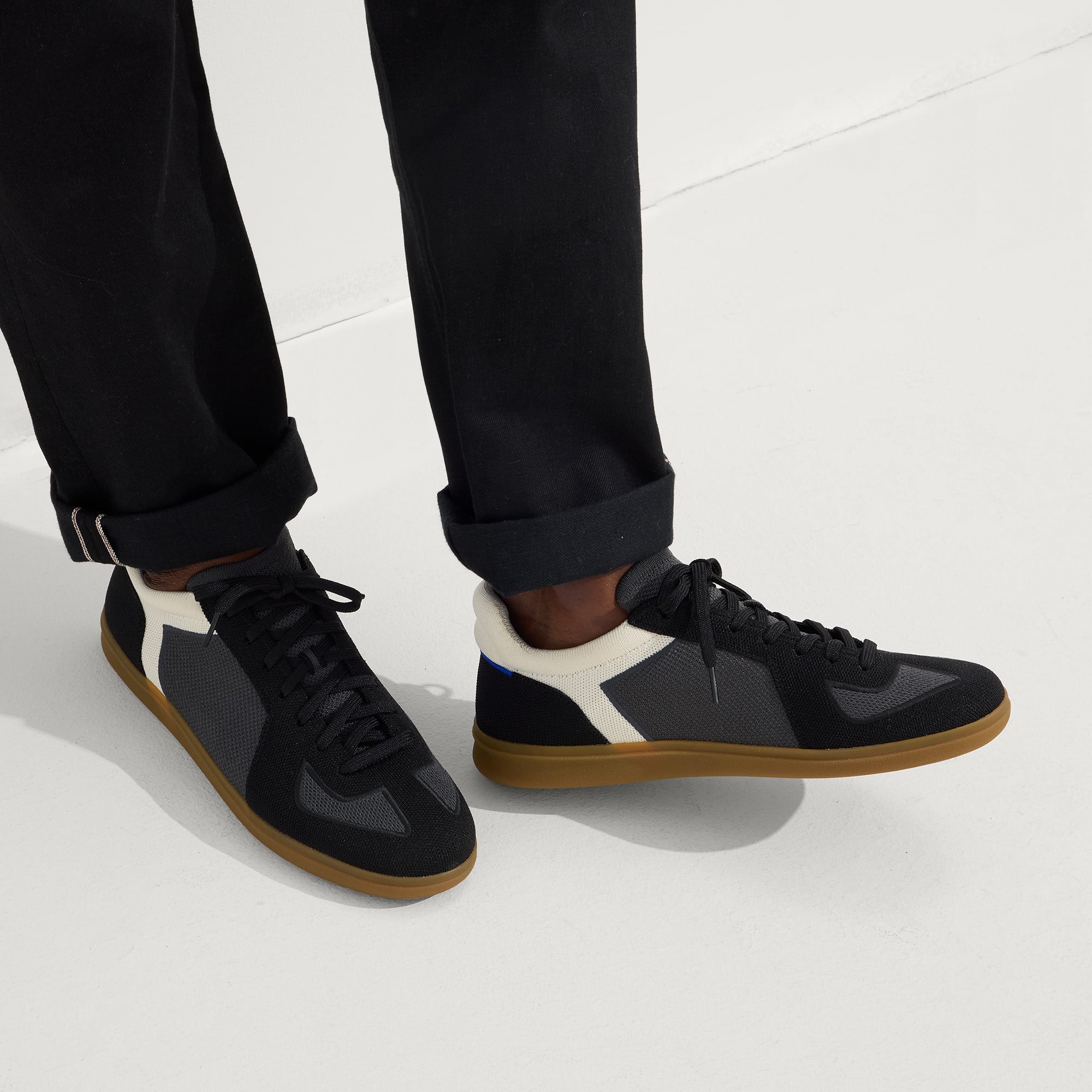 056_RS01Sneaker_ObsidianBlack_On-Figure_0046.jpg