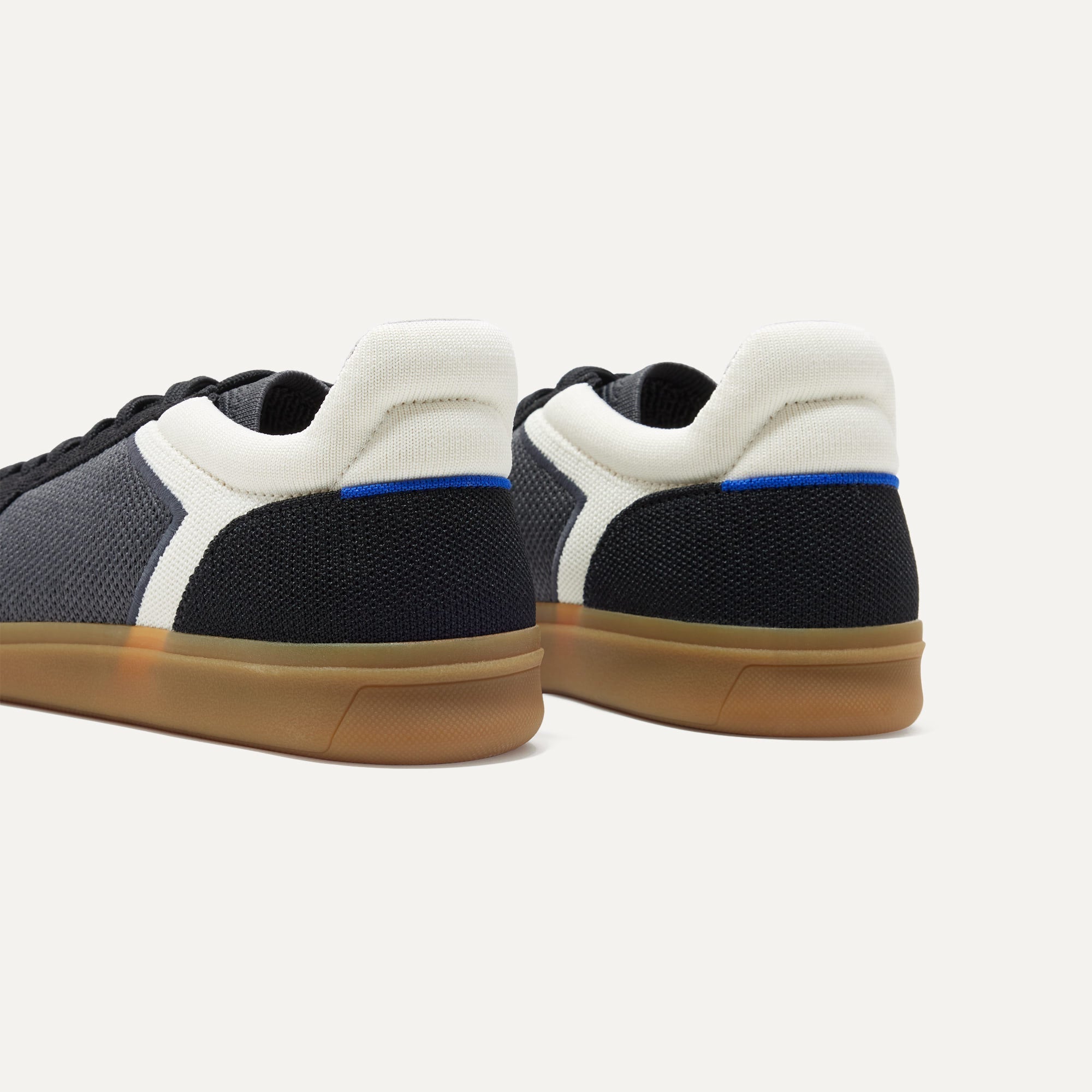 056_RS01_ObsidianBlack_HeelDetail.jpg