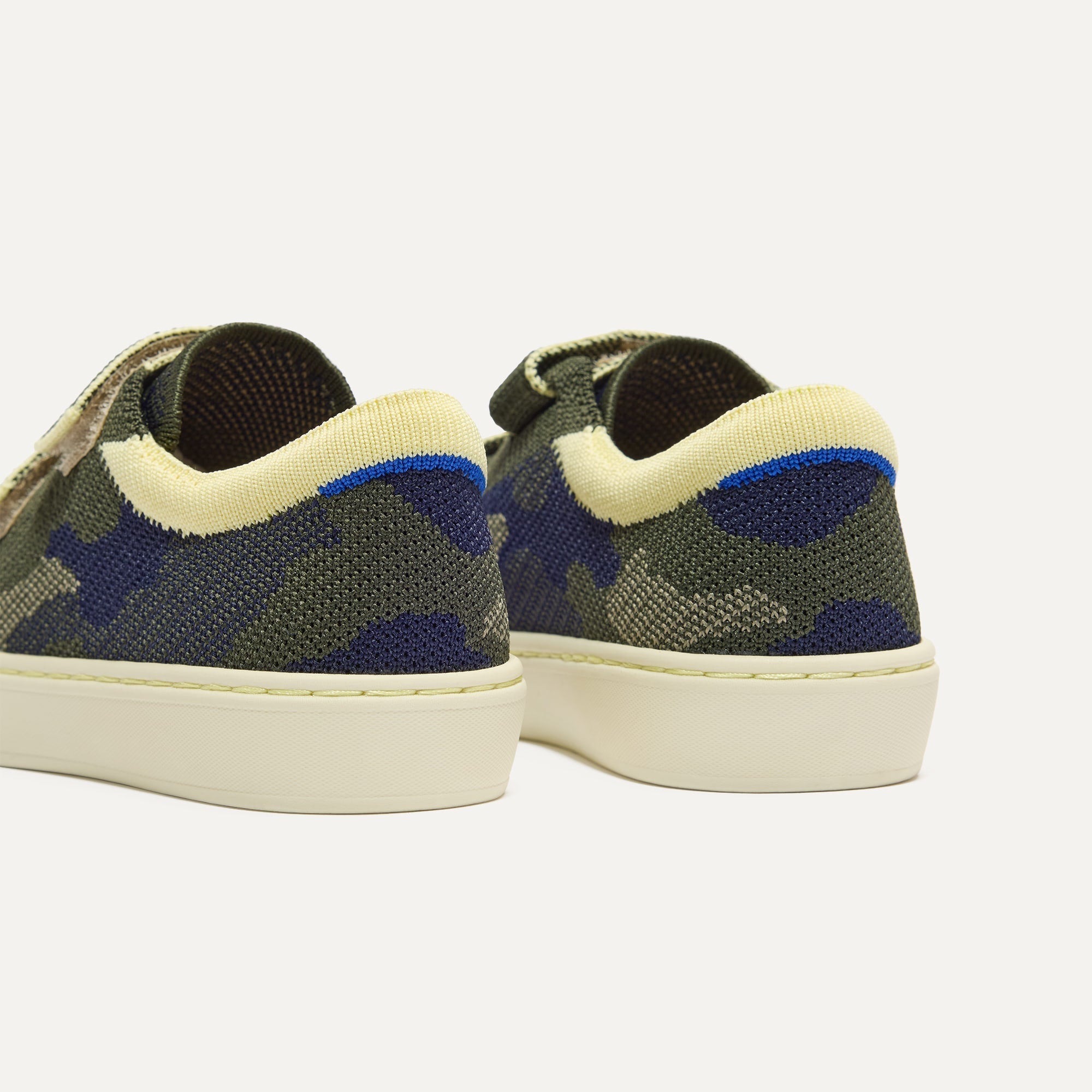 068_KidsStrapSneakerStyle_SpruceCamo_Heel_6666.jpg