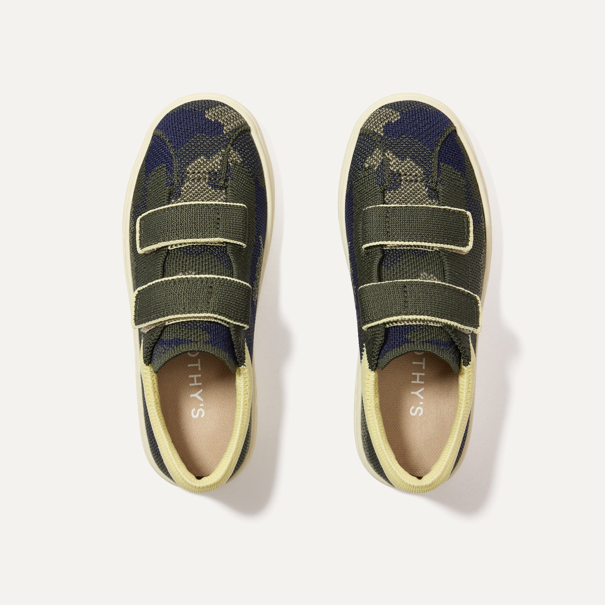 068_KidsStrapSneakerStyle_SpruceCamo_PrimaryOverhead_1009_a0528488-1d5f-47d8-a797-0fe163ab135e.jpg