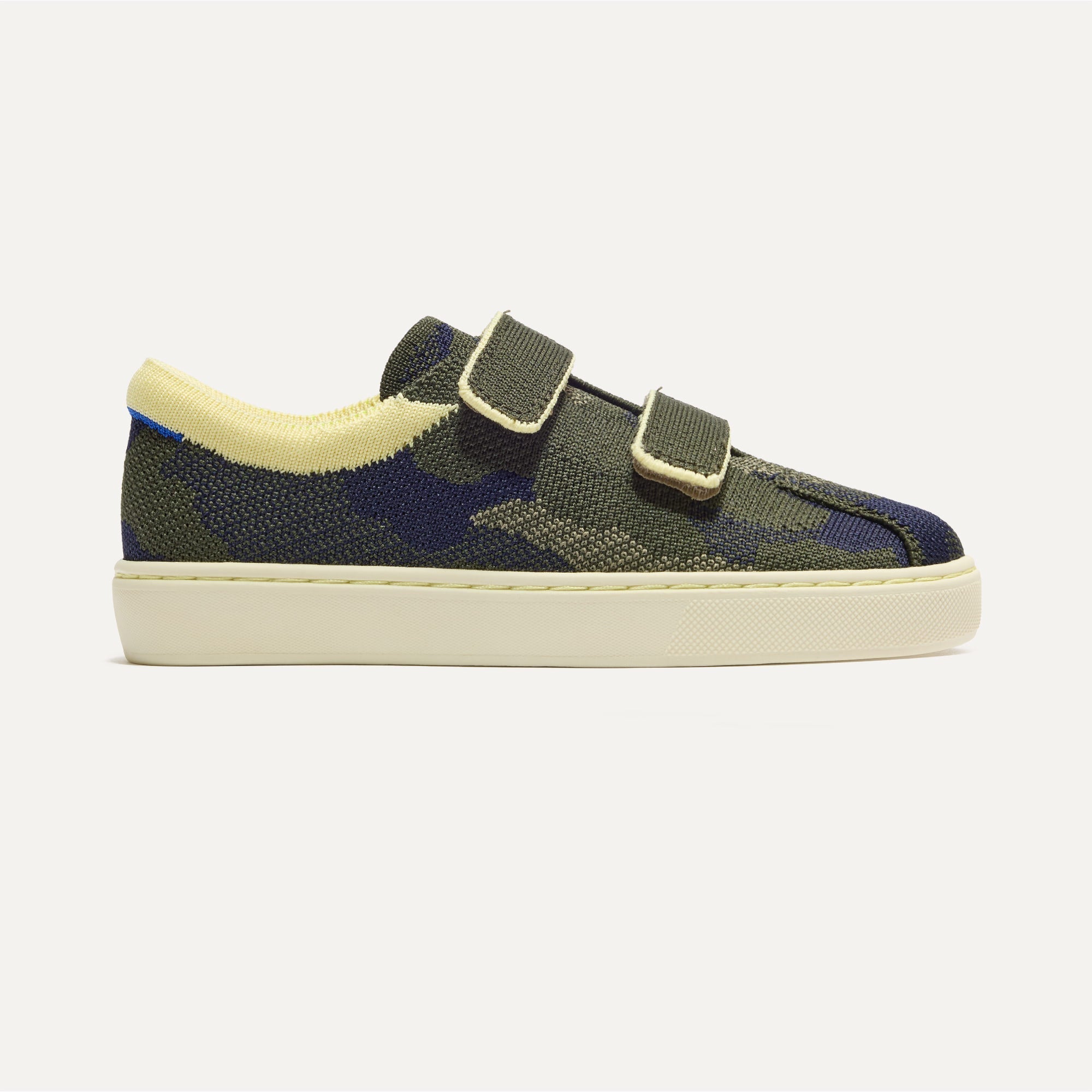 068_KidsStrapSneakerStyle_SpruceCamo_Side_5000.jpg