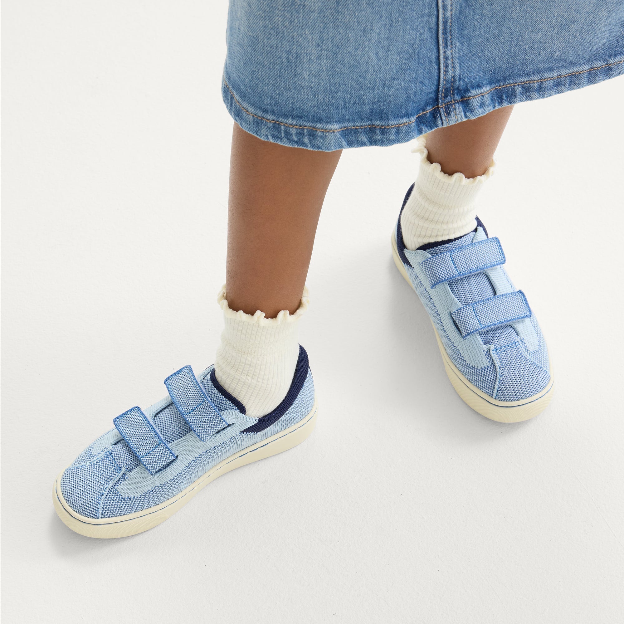 068_Kids_Strap_Sneaker_Berry_Blue_On_Figure_2237.jpg