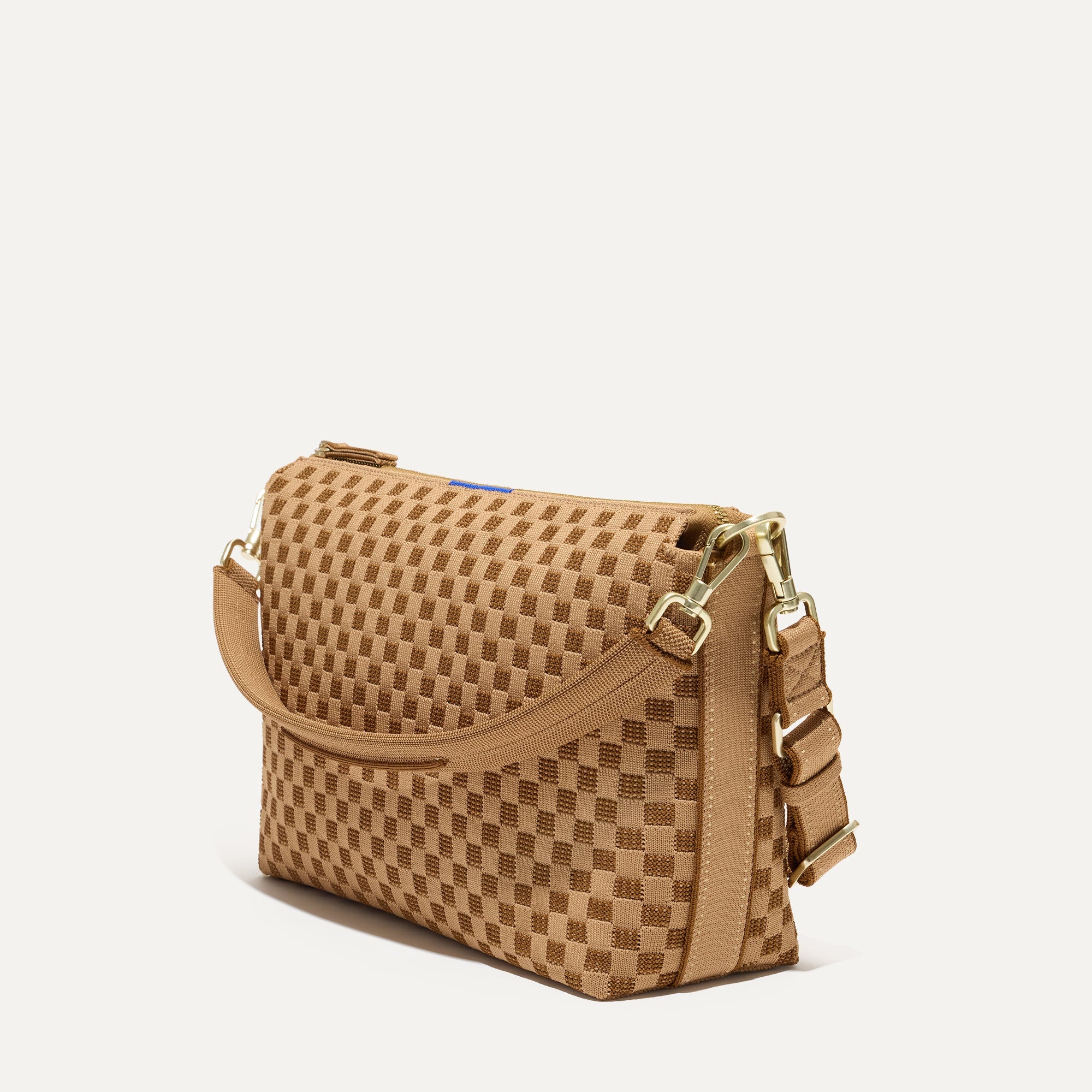 106_DailyCrossbody_Hazelnut_45_Degree_0397.jpg