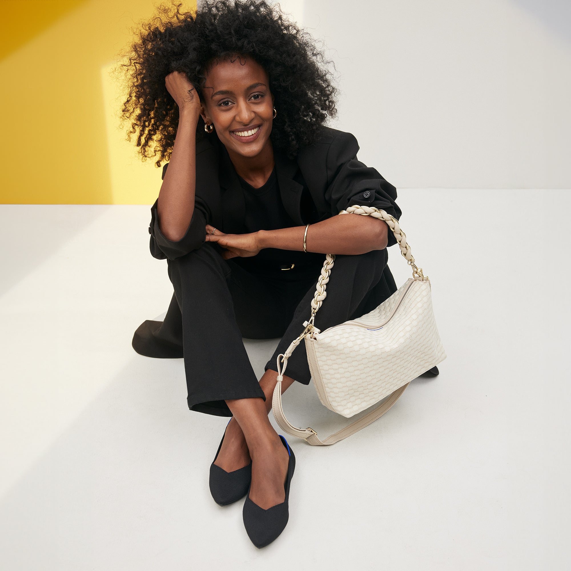 106_DailyCrossbody_WhiteSand_OnFigure_1827_Overlay_8277d233-3f40-43e4-a47b-a0f23ef71670.jpg
