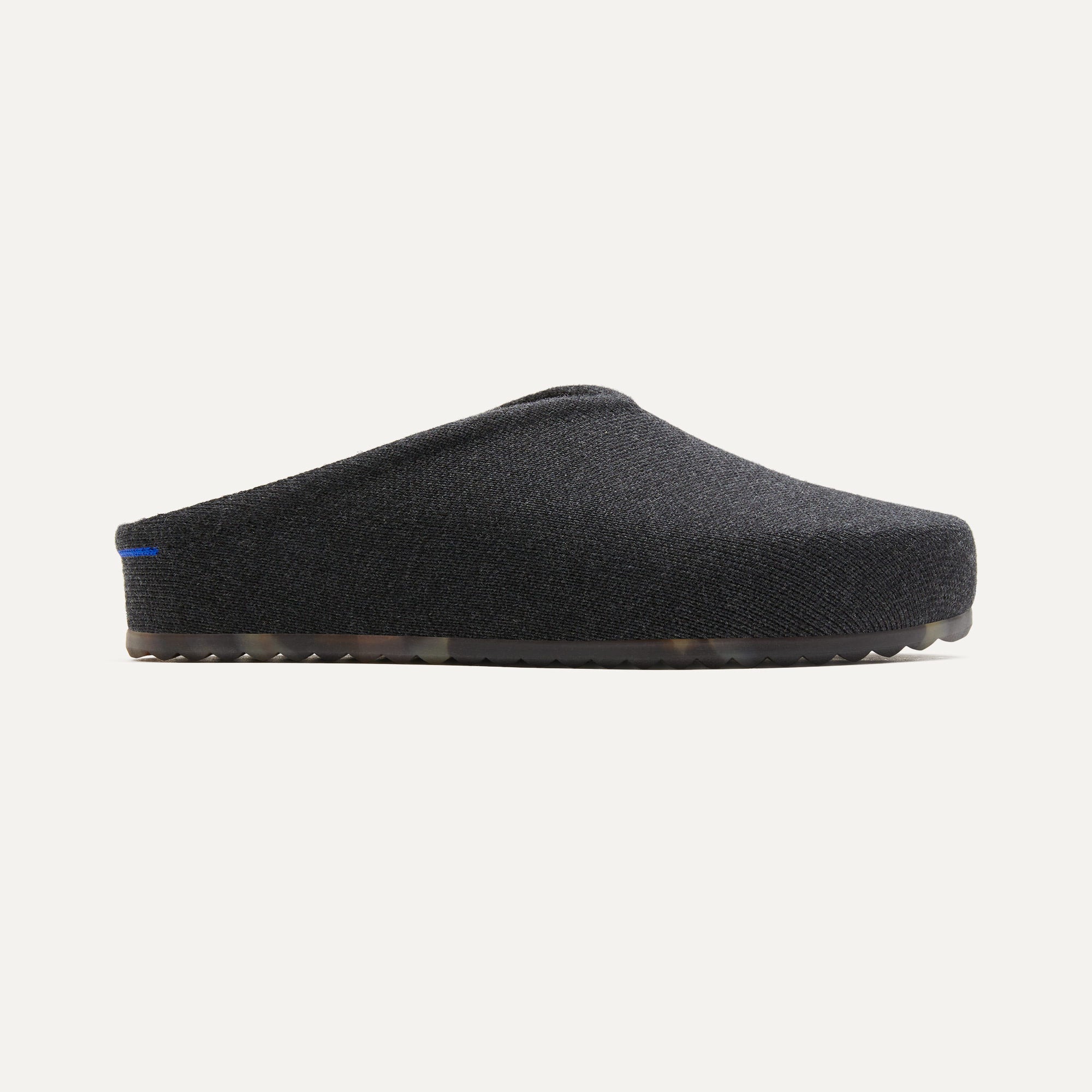 150_CasualClog_SoftBlack_Side.jpg