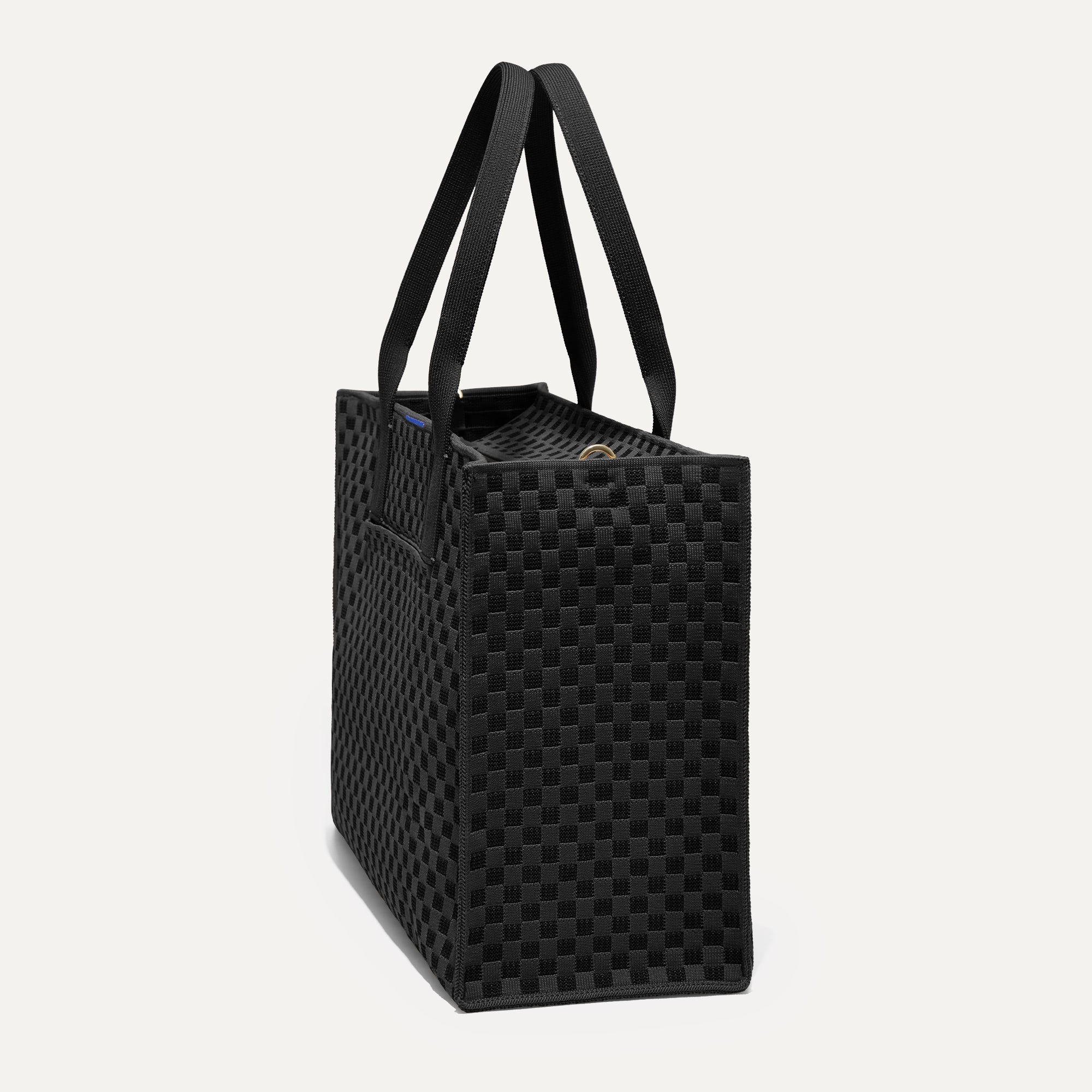 162_ClassicTote_BlackSand_45_Degree_4459.jpg