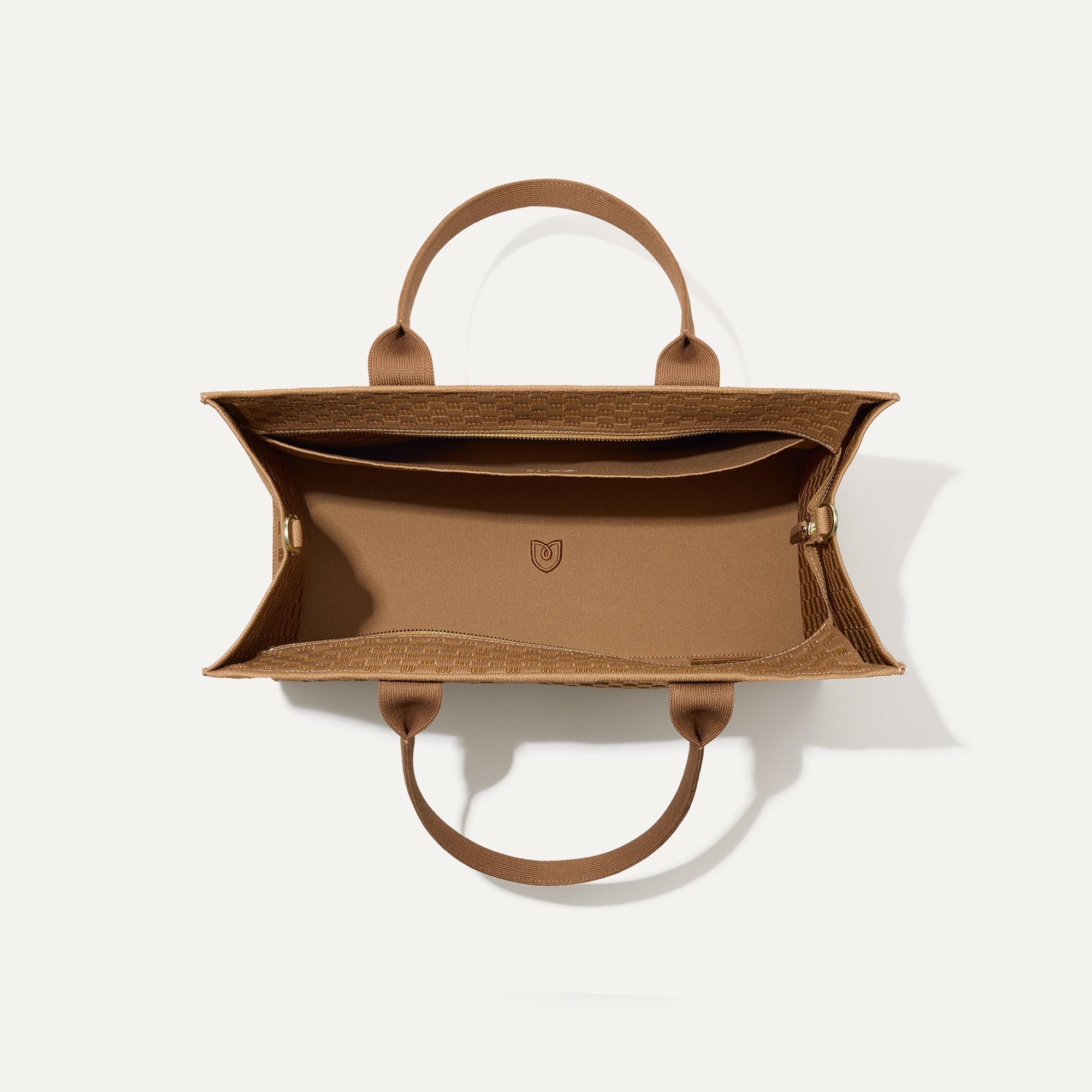162_ClassicTote_Hazelnut_Overhead_7025.jpg