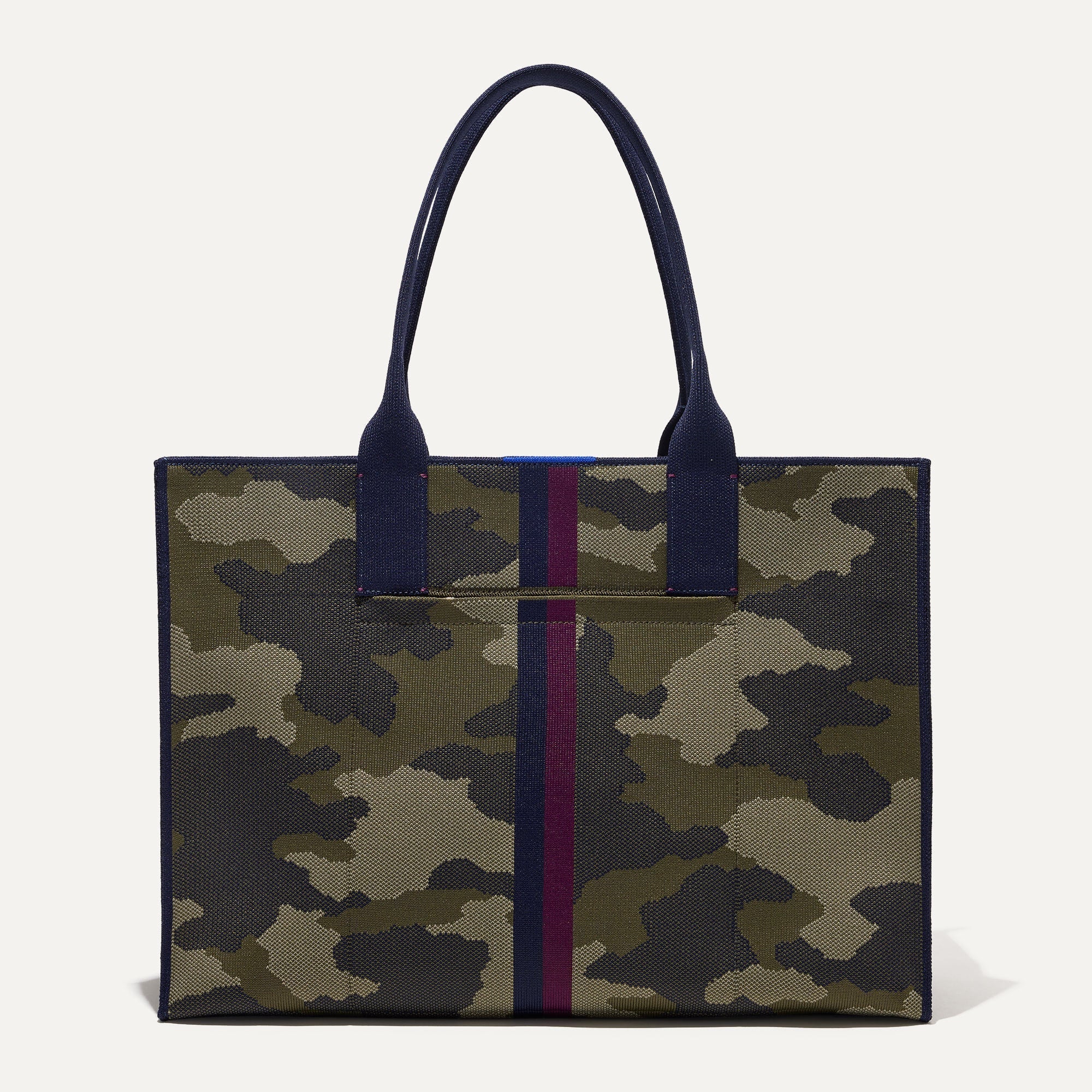162_ClassicTote_SpruceCamo_Front_0121.jpg