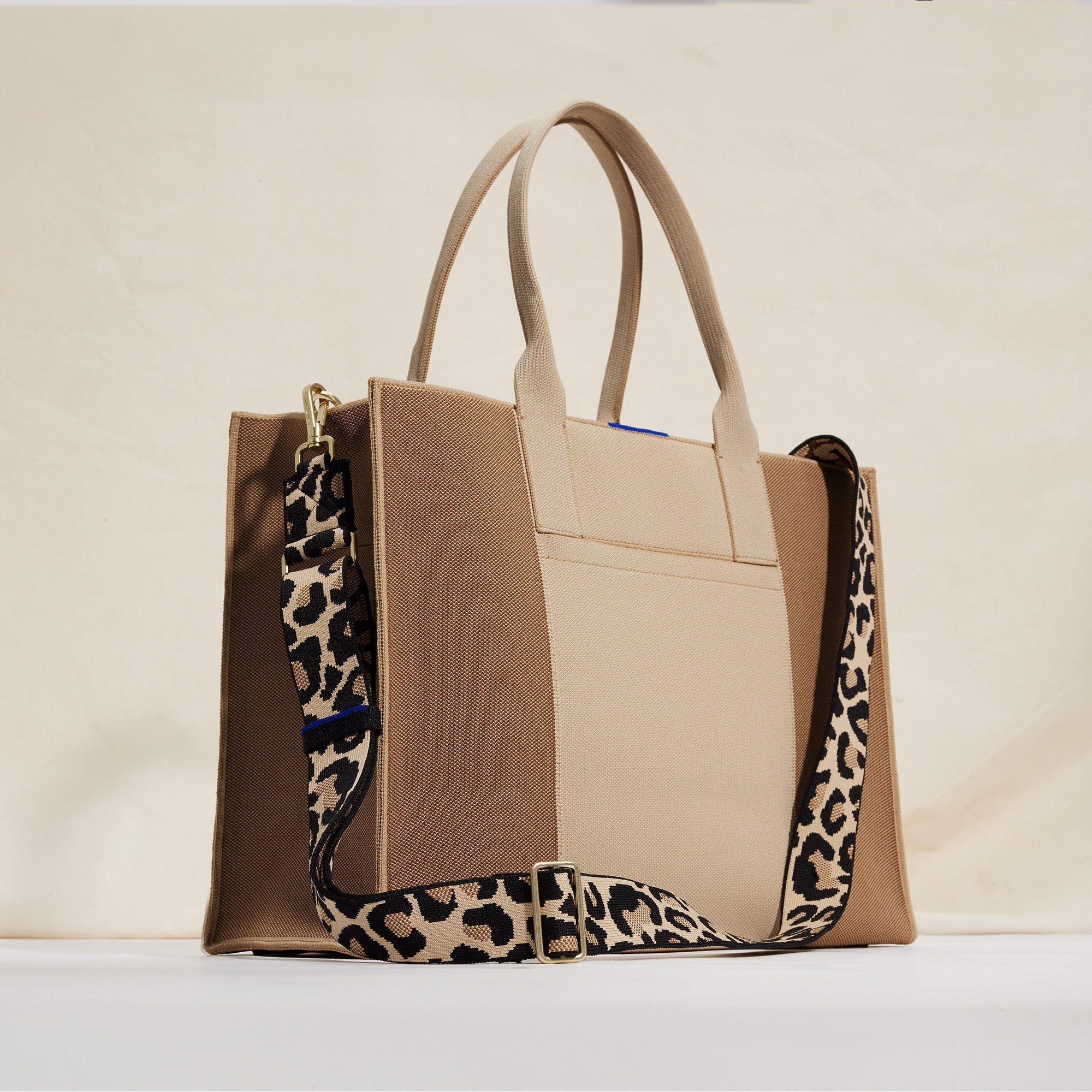 167_CrossbodyStrap_DesertCat_Strap_3.jpg