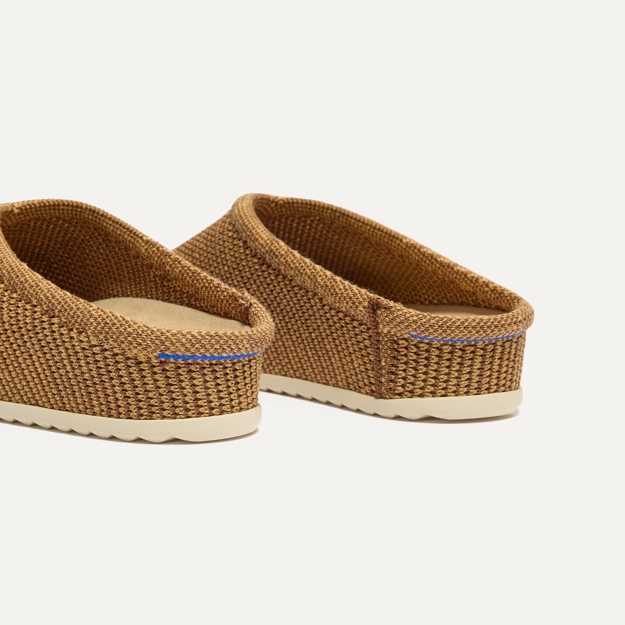 199_CasualClog_WheatRa_a-Knit_Heel_5466.jpg