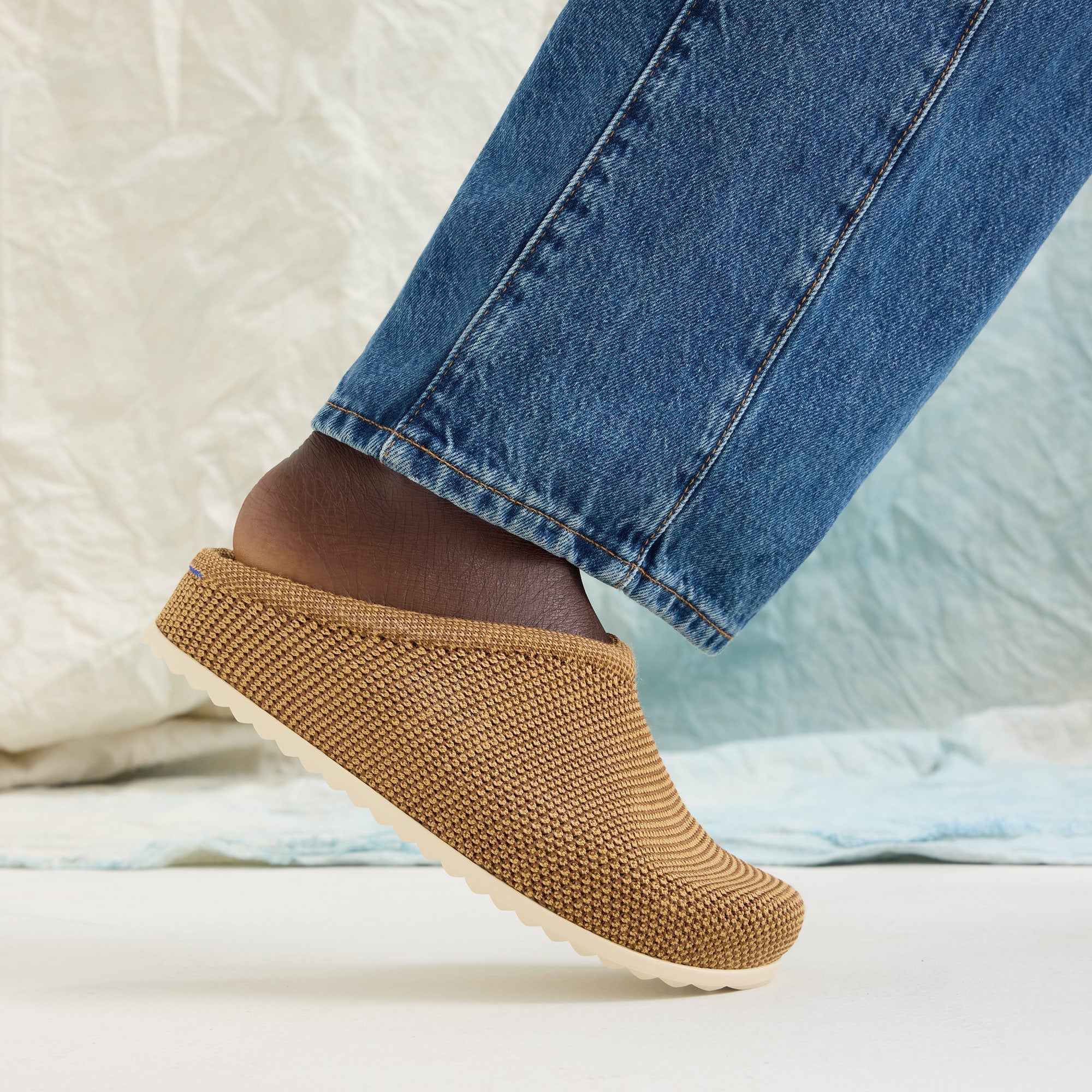 199_TheCasualClog-Hemp_WheatRa_a-Knit_OnFigure_0255_pdp.jpg