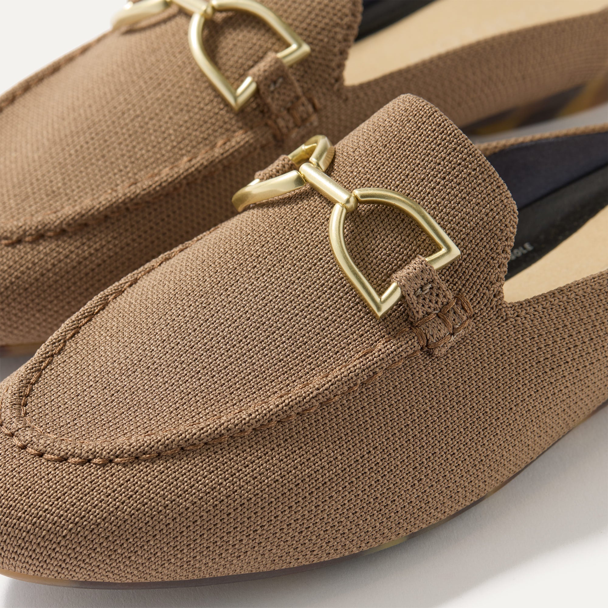 200_DoubleBitLoaferMule_Portobello_Toedetail_Macro_3990.jpg