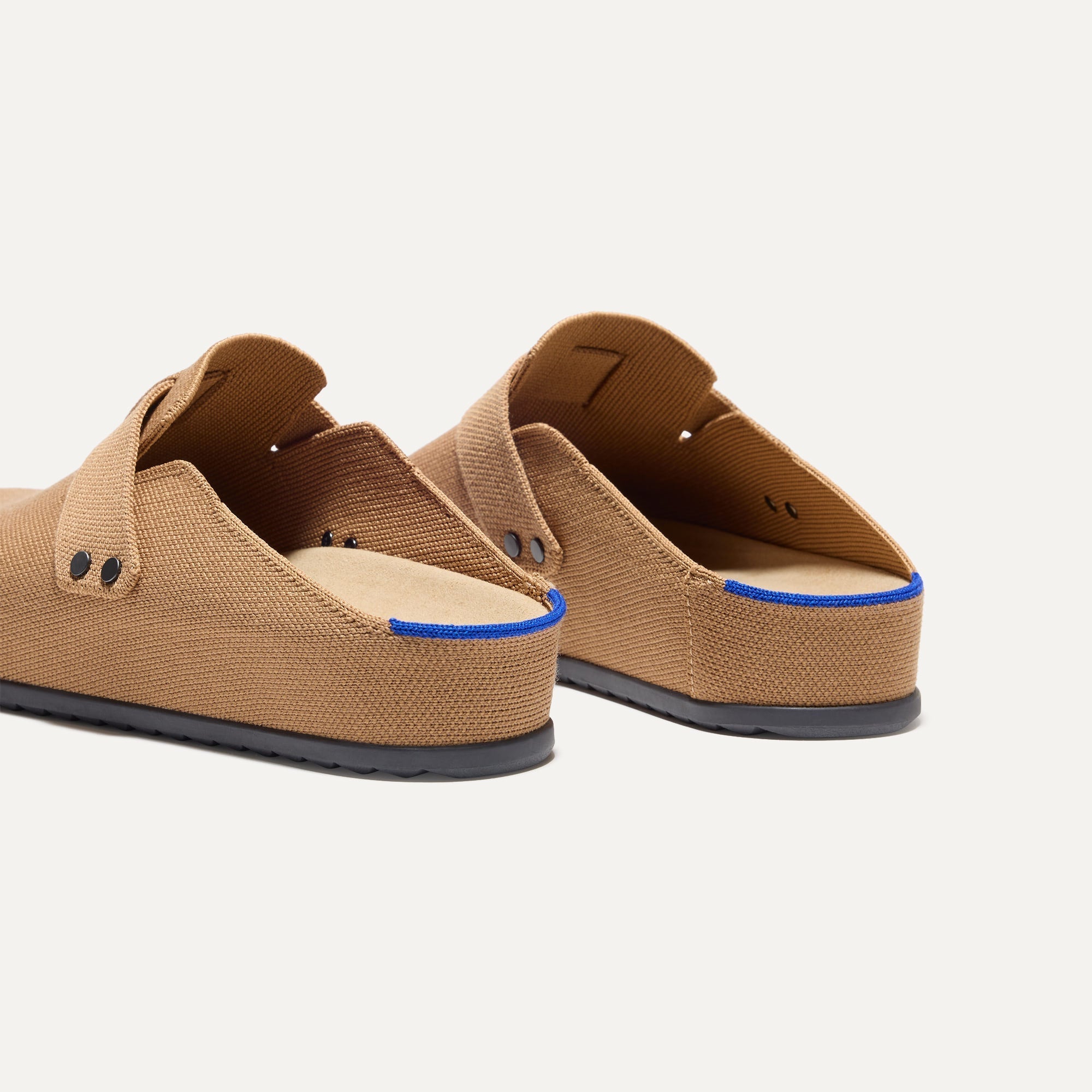 247_Men_sClog_Butternut_Heel_4568.jpg