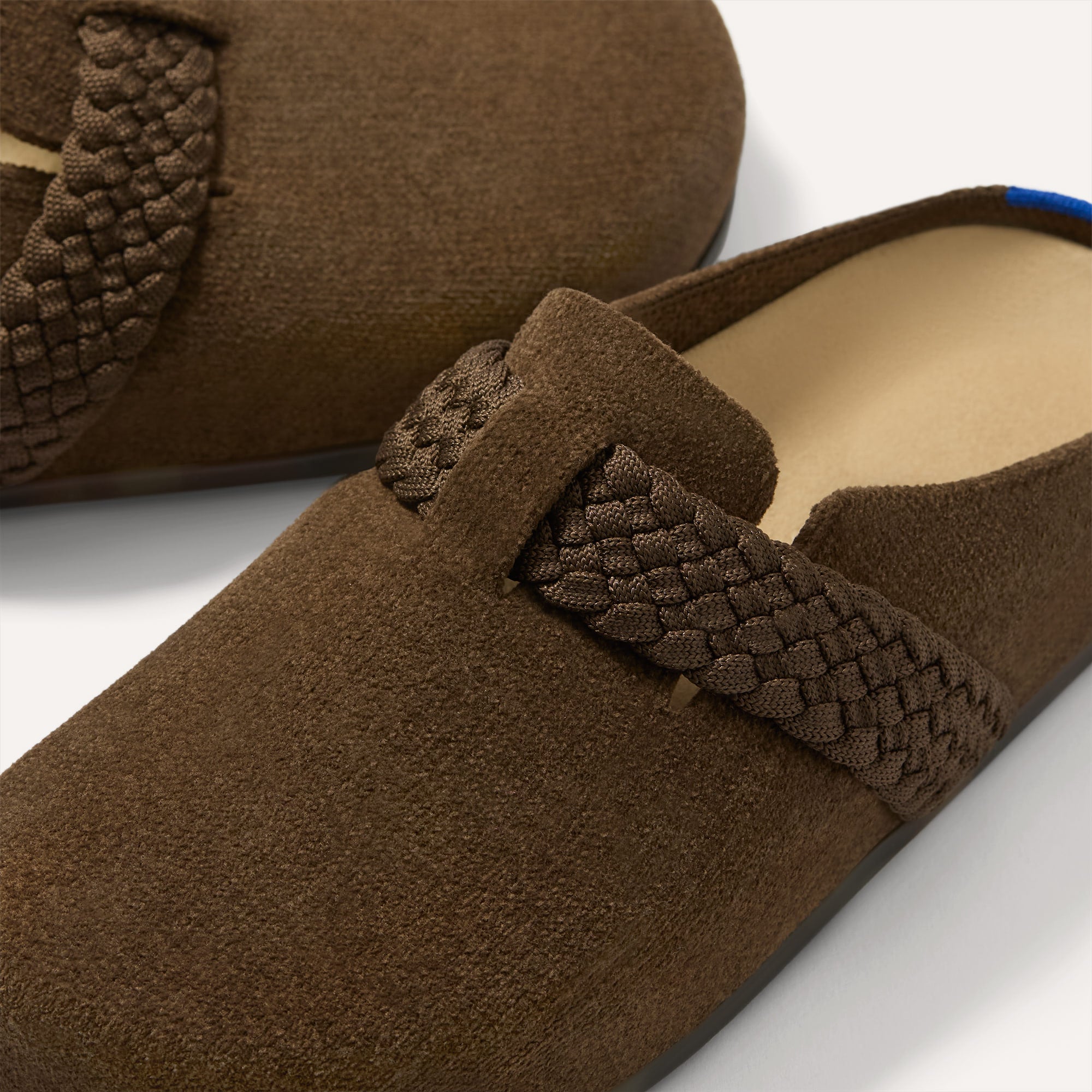 289_ReVelvetBraidClog_Bistro_Toedetail_Macro_5445.jpg
