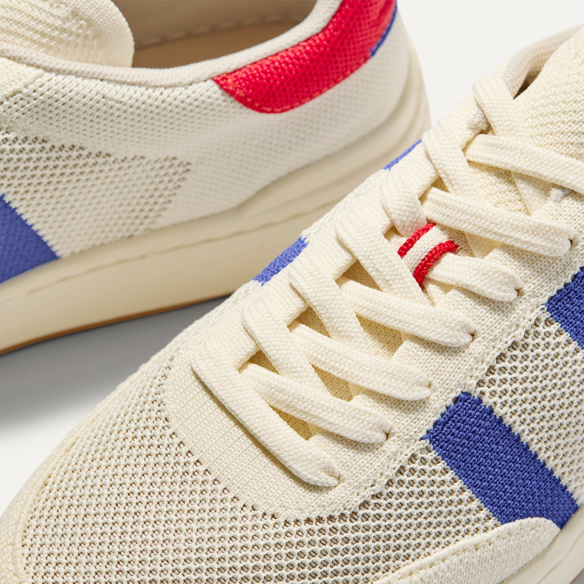 297_Men_s_Court_Sneaker_Turbo_Blue_Toe_detail_Macro_1445.jpg