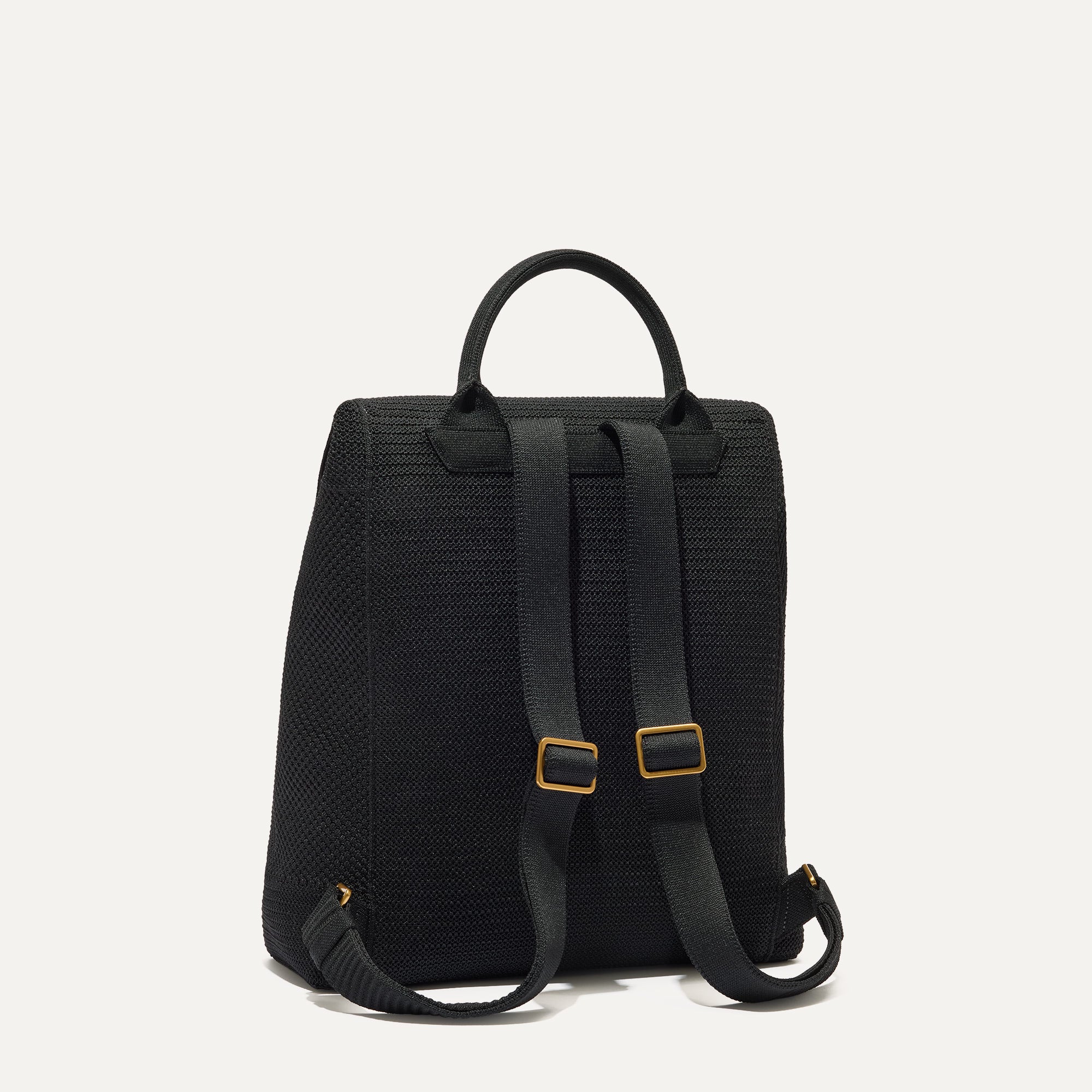 301_CinchBackpack_BlackSand_Strap45Degree_6609.jpg