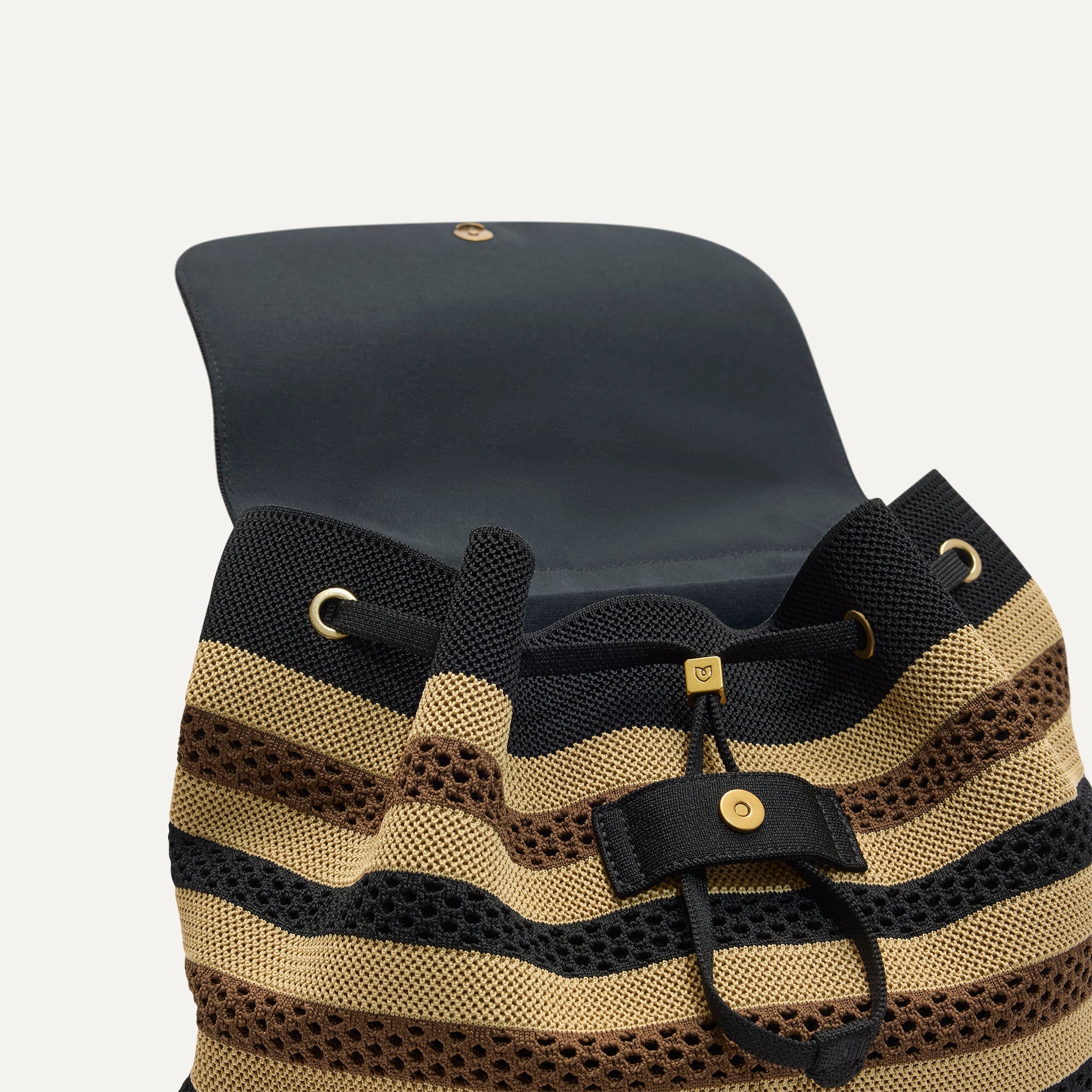 301_CinchBackpack_CoconutCrochet_Front_strap_5488.jpg