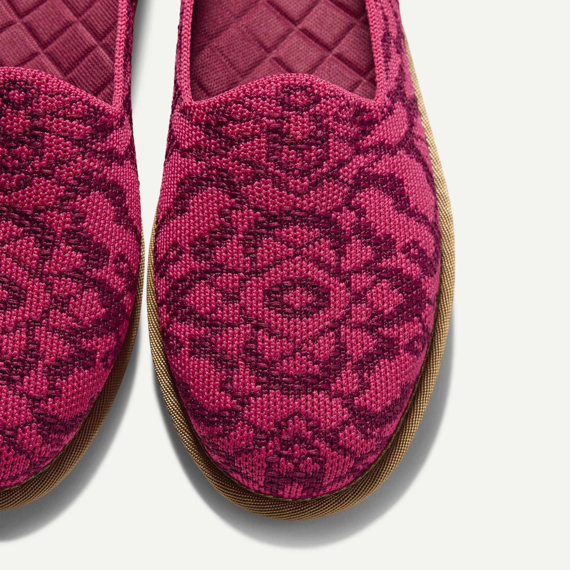 316_CruiserLoafer_FuchsiaBloom_Toe_detailMacro_5678.jpg