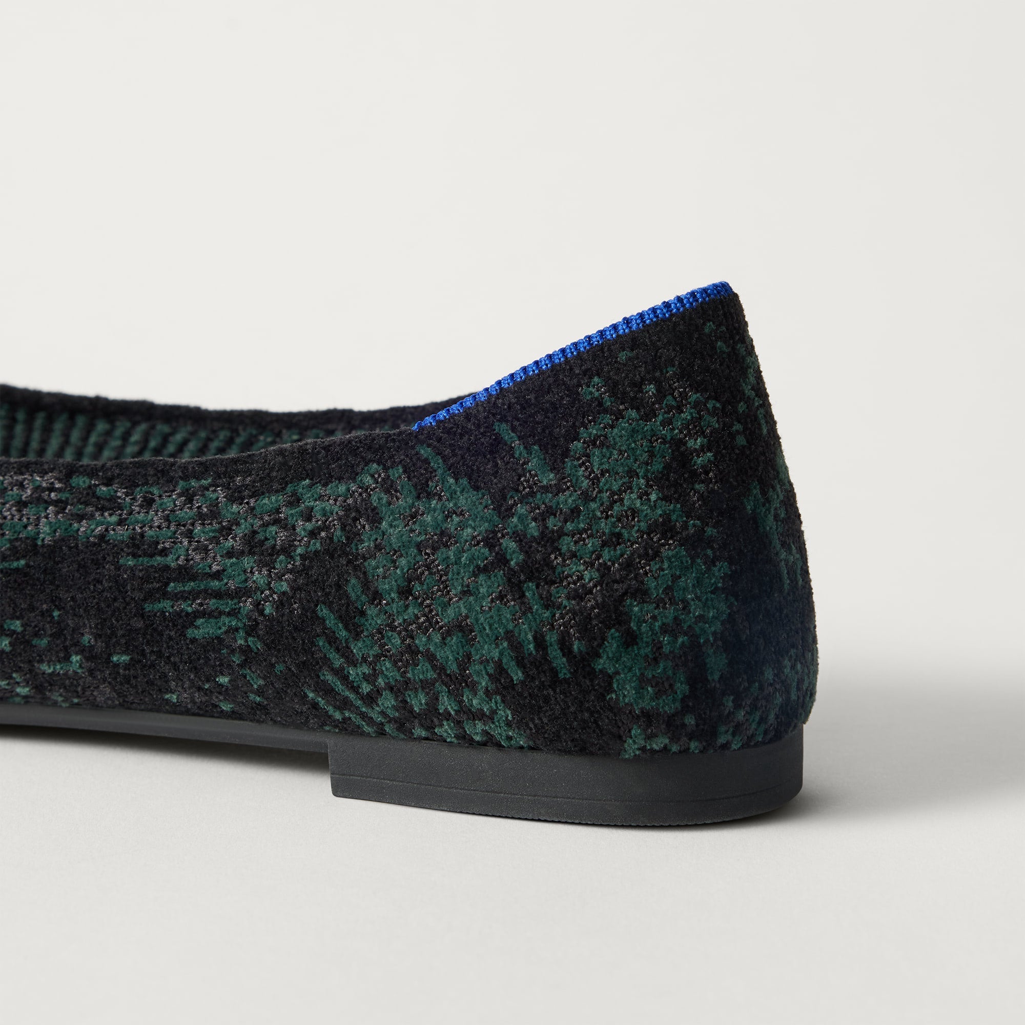322_ReVelvetFinePoint_EvergreenPython_Heel_4545.jpg