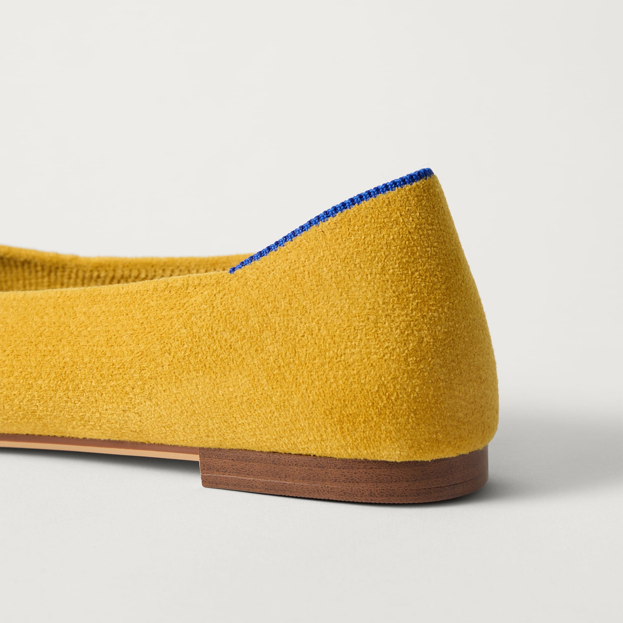 322_ReVelvetFinePoint_Saffron_Heel_3434.jpg