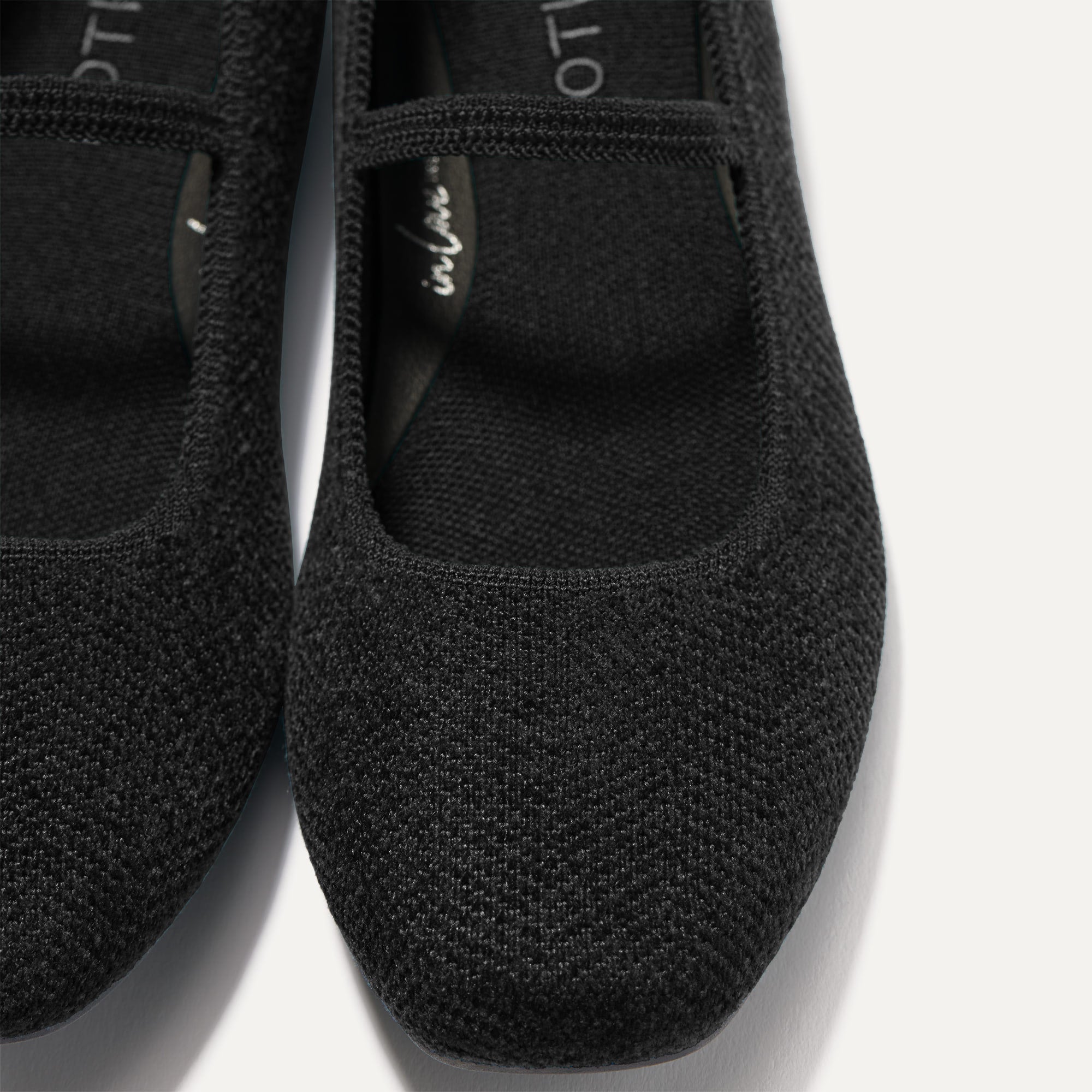 333_ReVelvet_MaxSquareMaryJane_ReVelvet_Black_Toedetail_Macro_5446.jpg