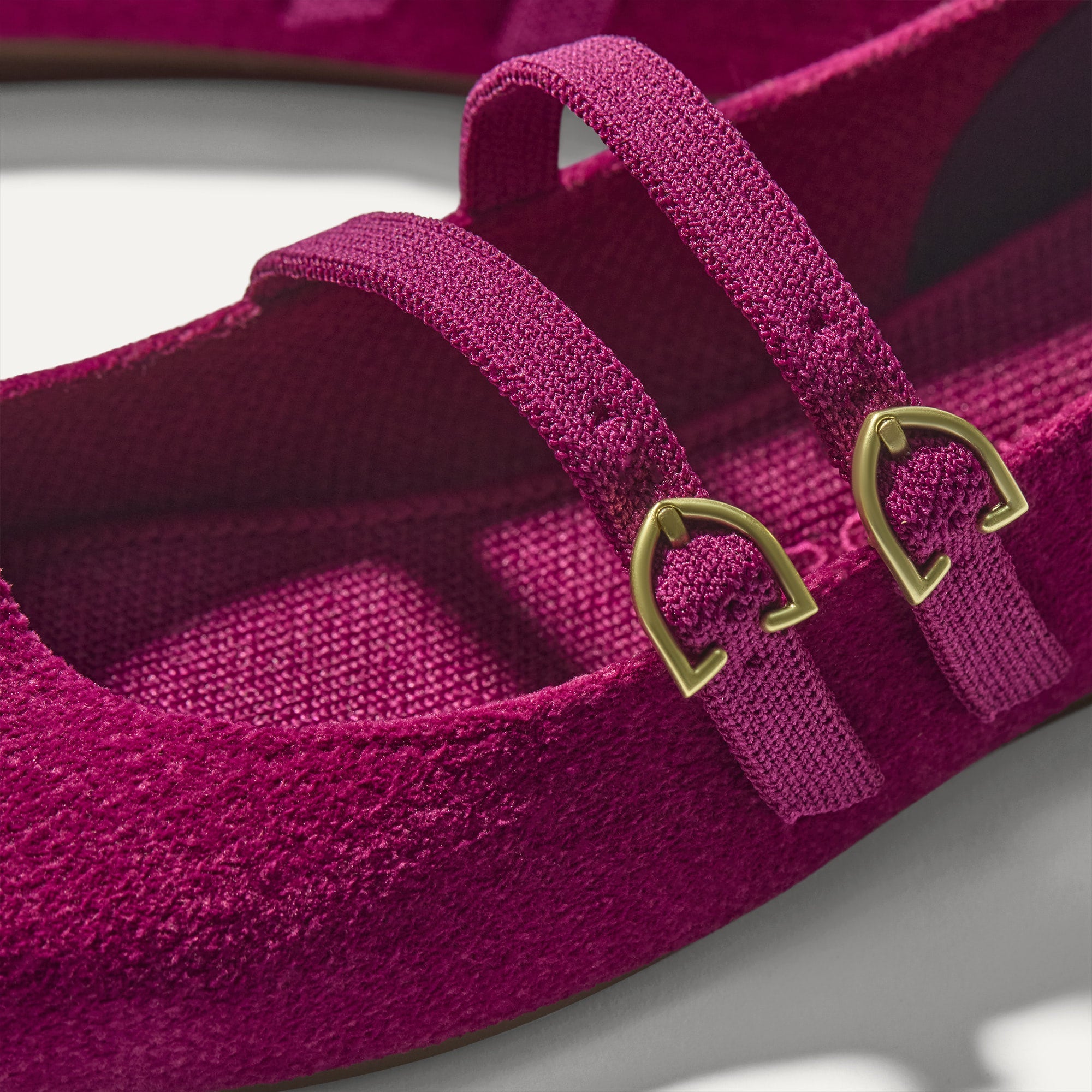 350_ReVelvetDoubleBuckleMaryJane_ReVelvetMulberry_Toedetail_Macro_4534.jpg