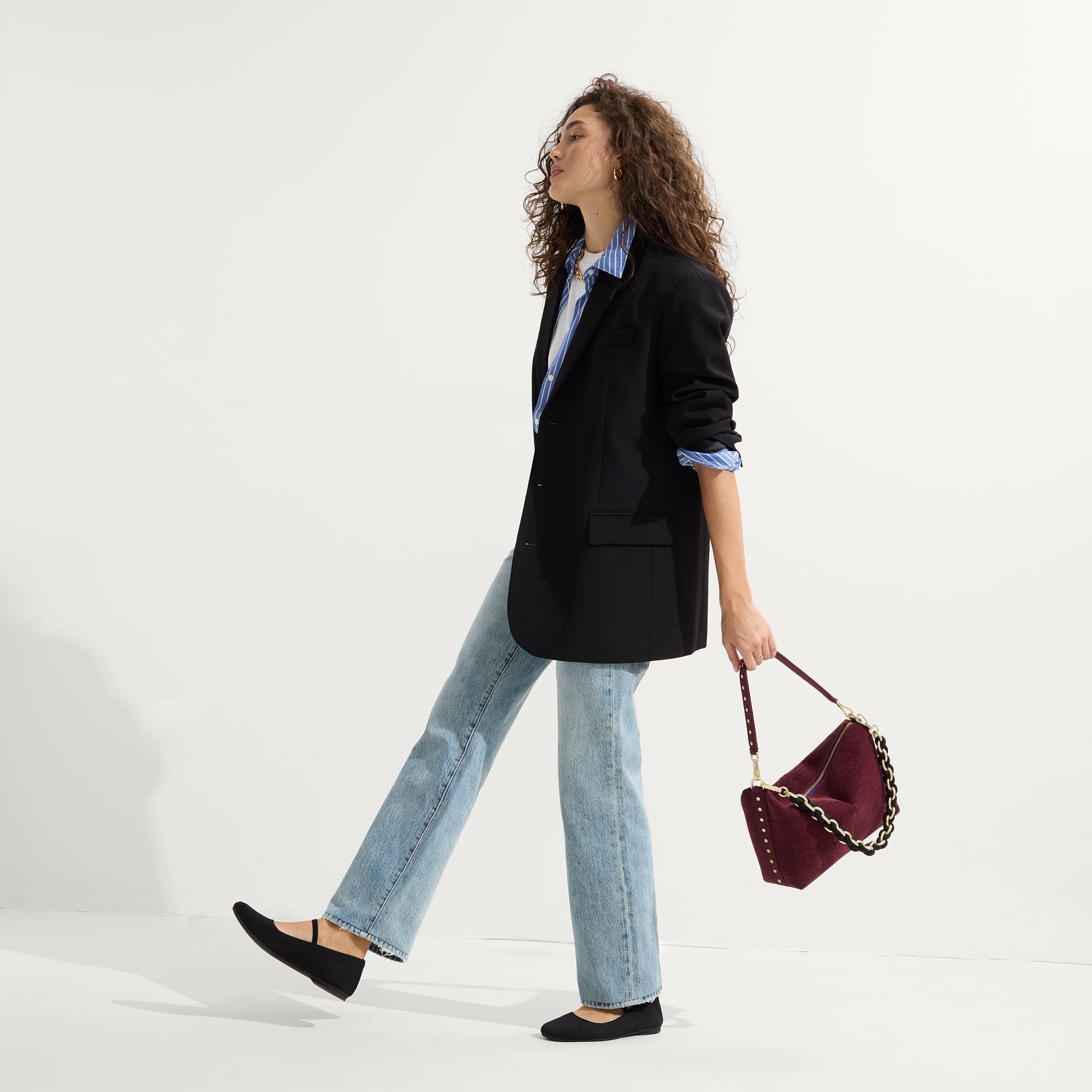 357_ReVelvetDailyCrossbody_Syrah_OnFigure_1133_3b0ef99c-215e-4444-89dc-81d06c7c293e.jpg