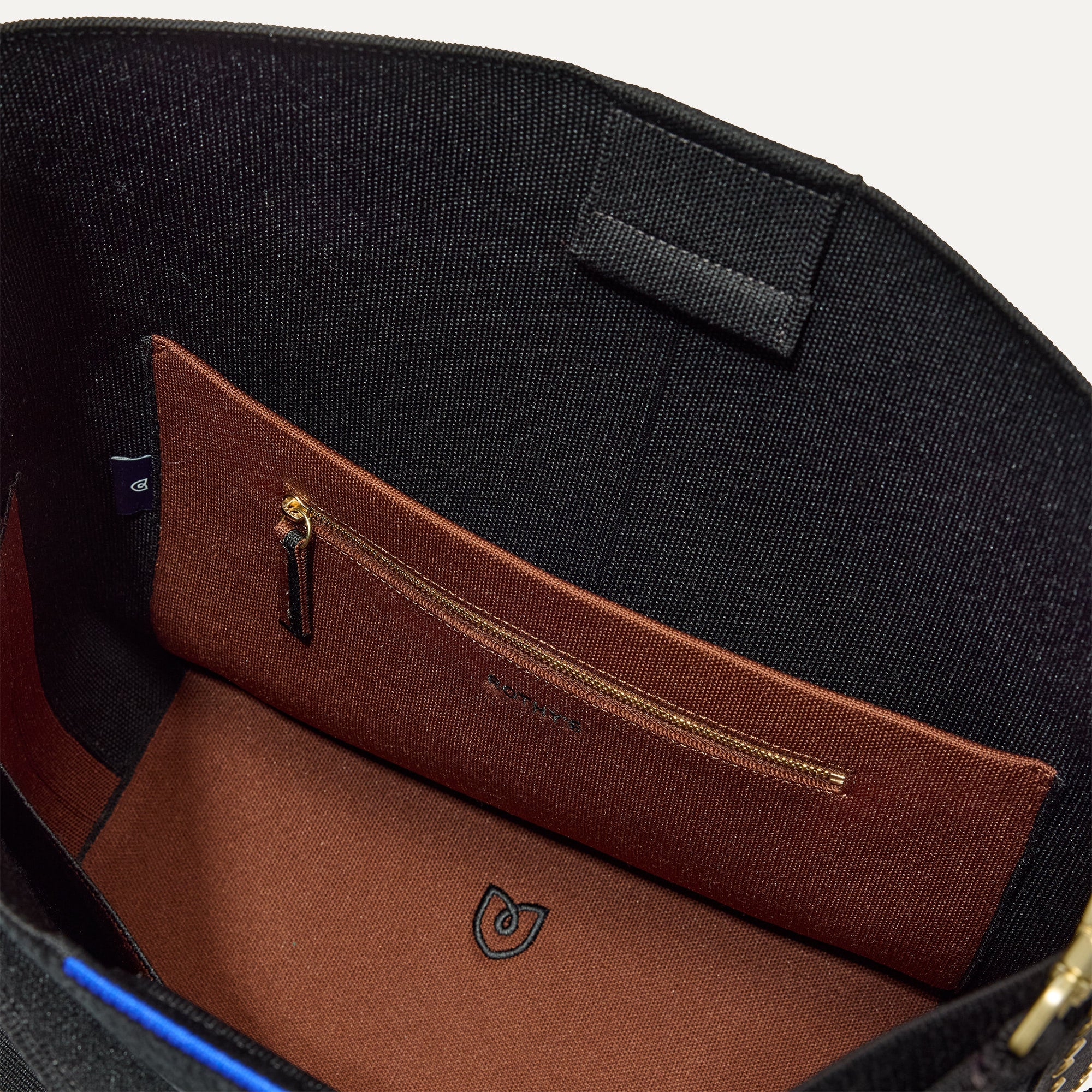 358_ReVelvet_Bucket_Bag_ReVelvet_Black_Pocket_4760.jpg