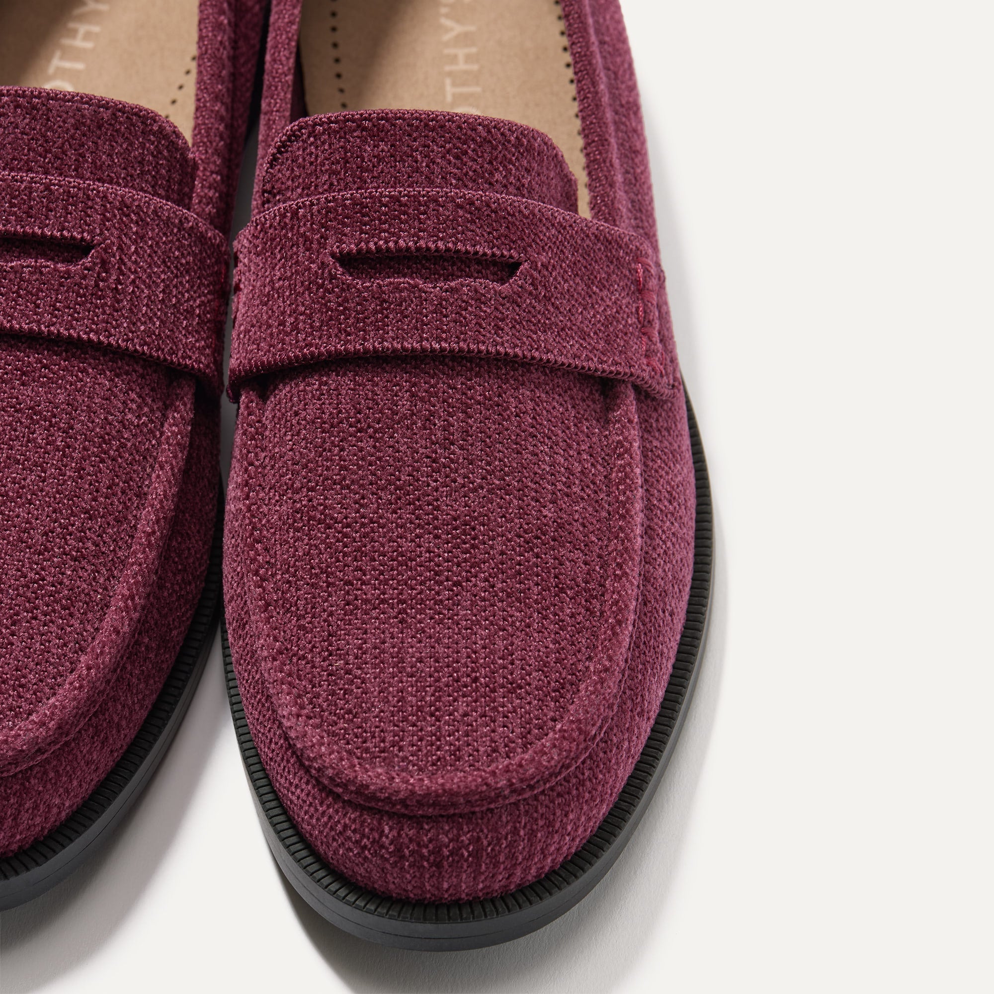360_ReVelvet_PennyLoafer_ReVelvet_Syrah_Toedetail_Macro_6557_2e732fea-56b1-46a4-9318-65d1db0e6a4a.jpg