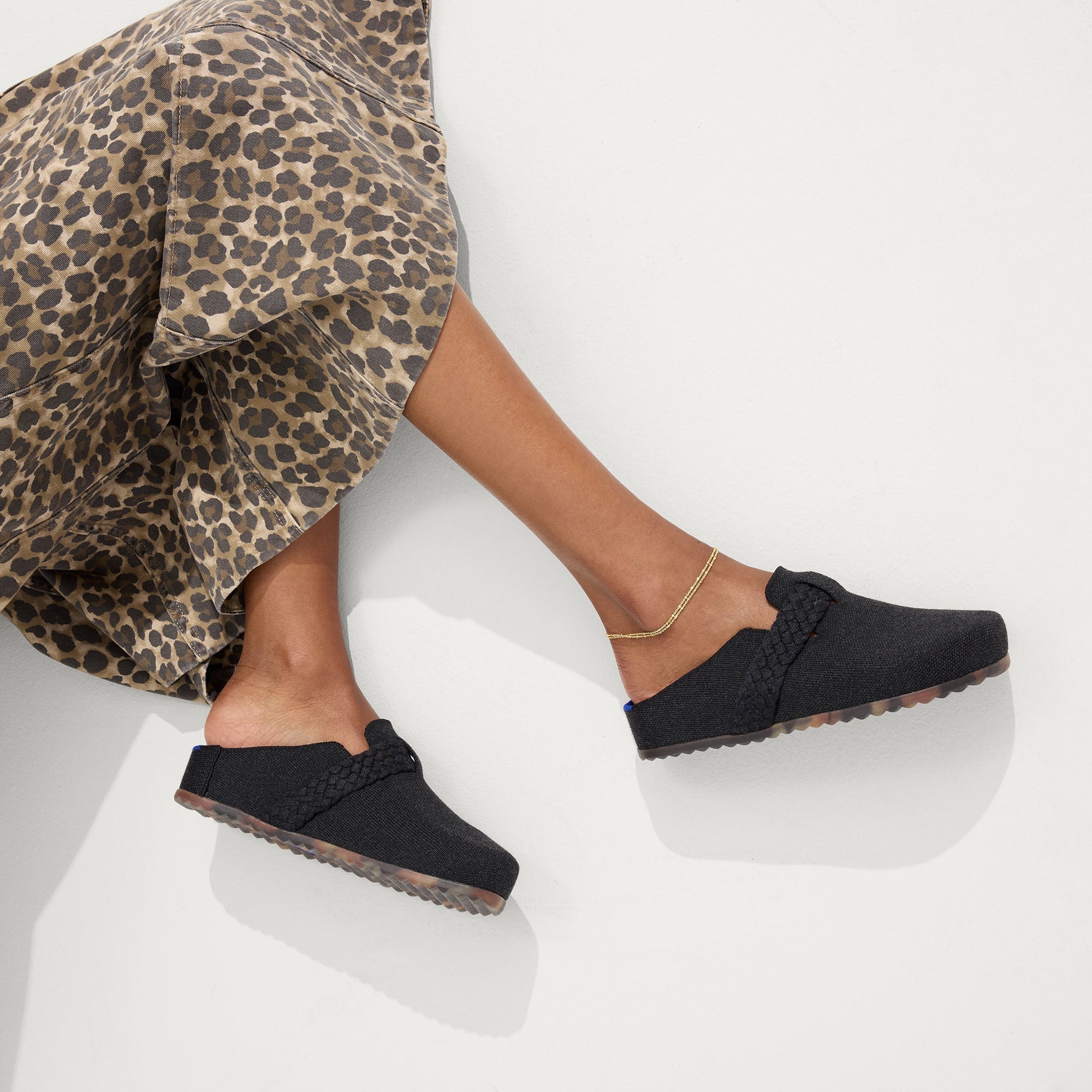 380_BraidClog_Black_OnFigure_1039.jpg