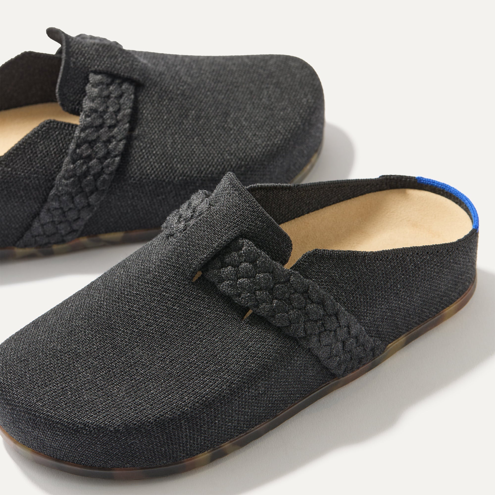 380_BraidClog_Black_Toedetail_Macro_5667.jpg