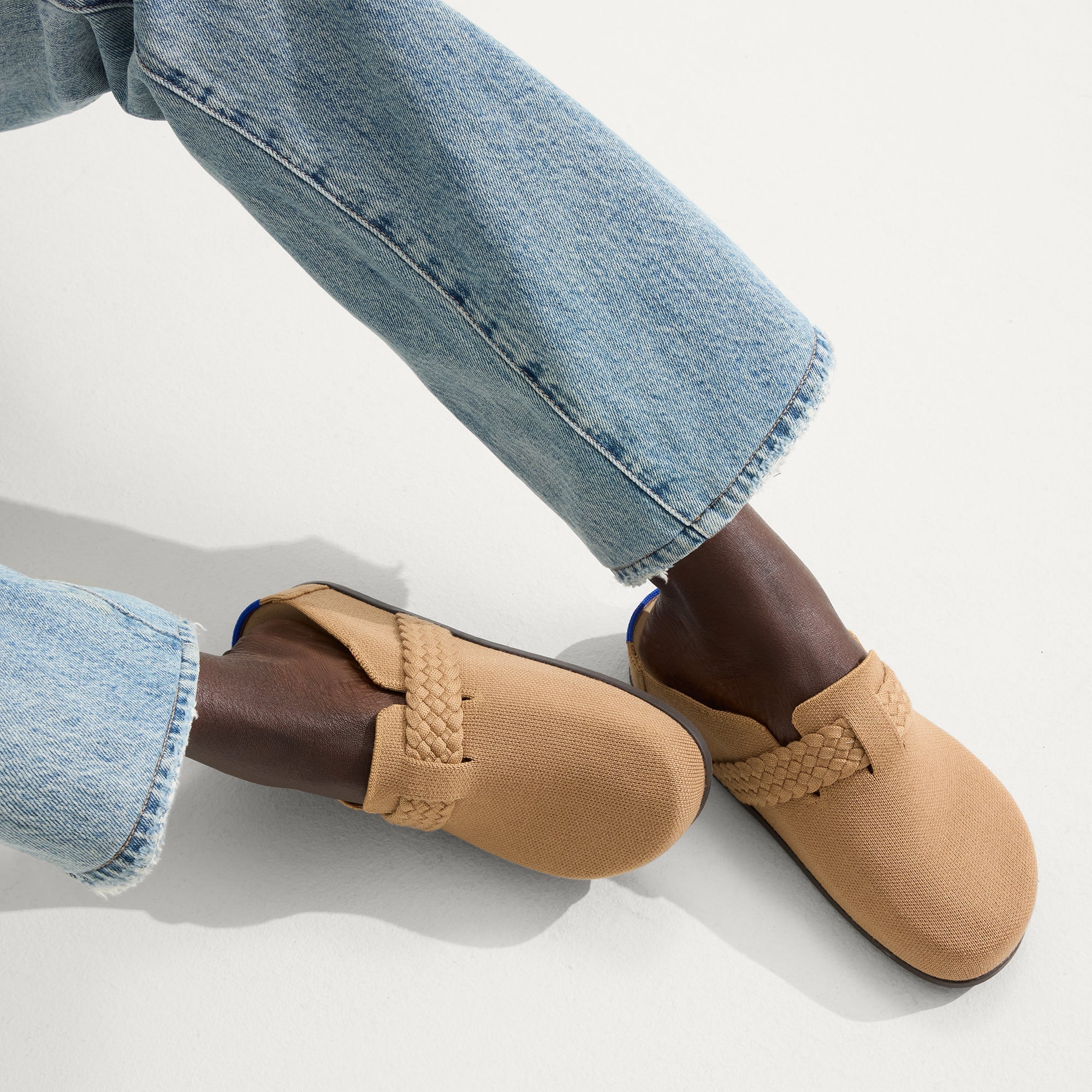 380_BraidClog_Butternut_OnFigure_0755.jpg