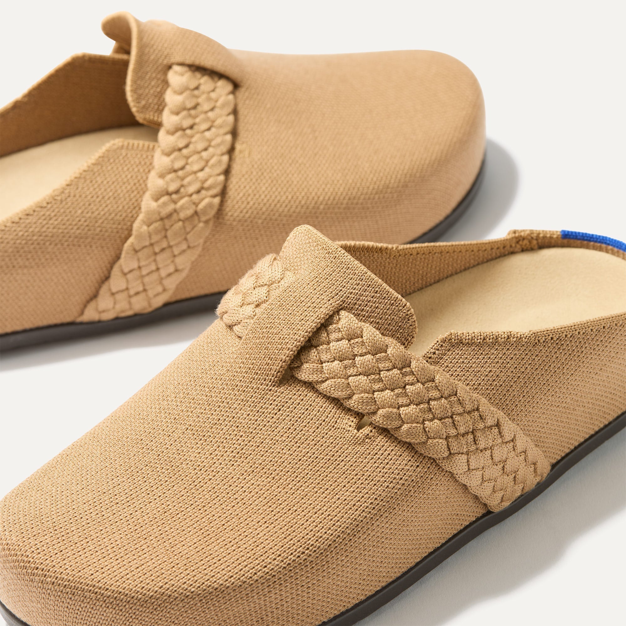 380_BraidClog_Butternut_Toedetail_Macro_4556.jpg
