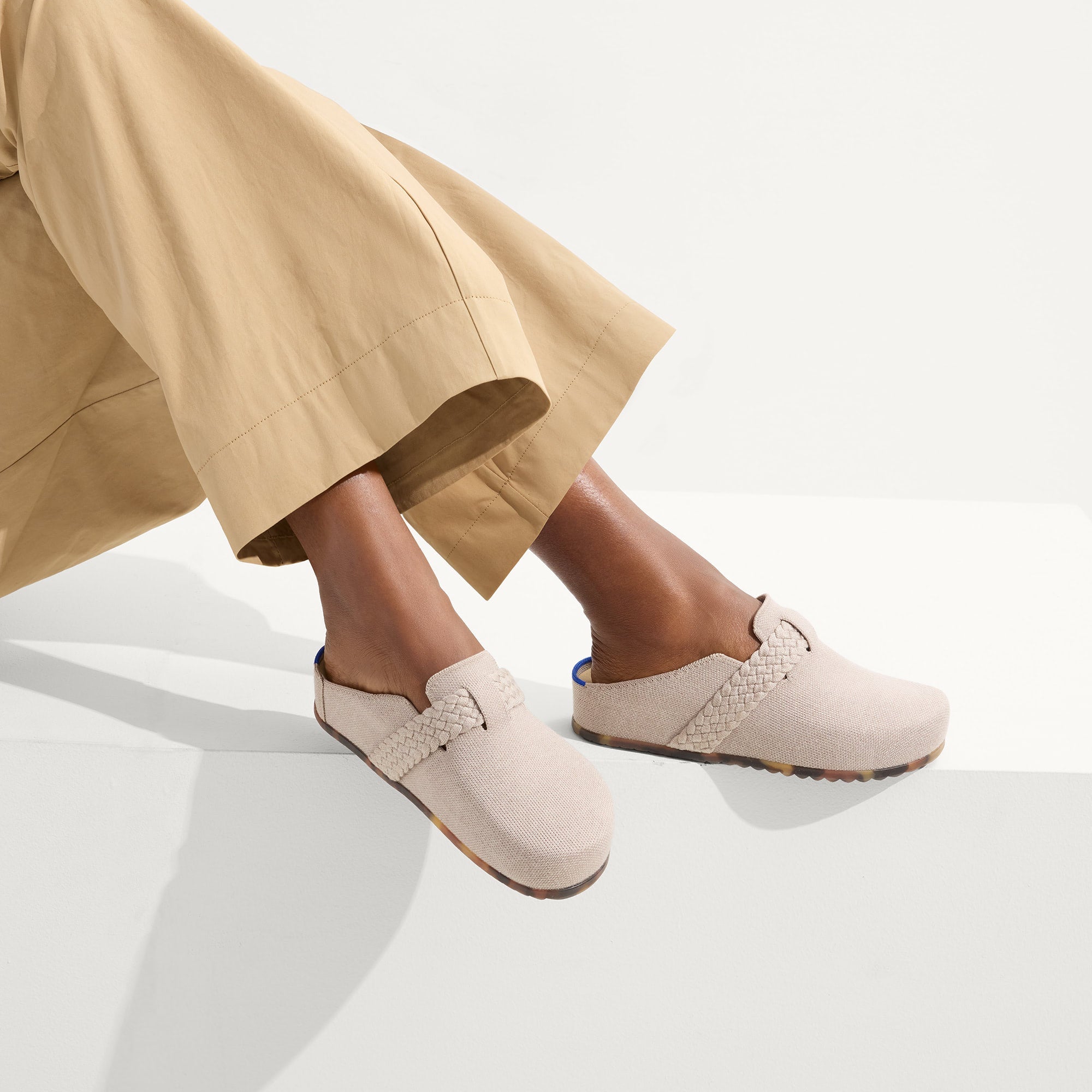 380_BraidClog_Dove_OnFigure_0242.20250626235930910_1.jpg