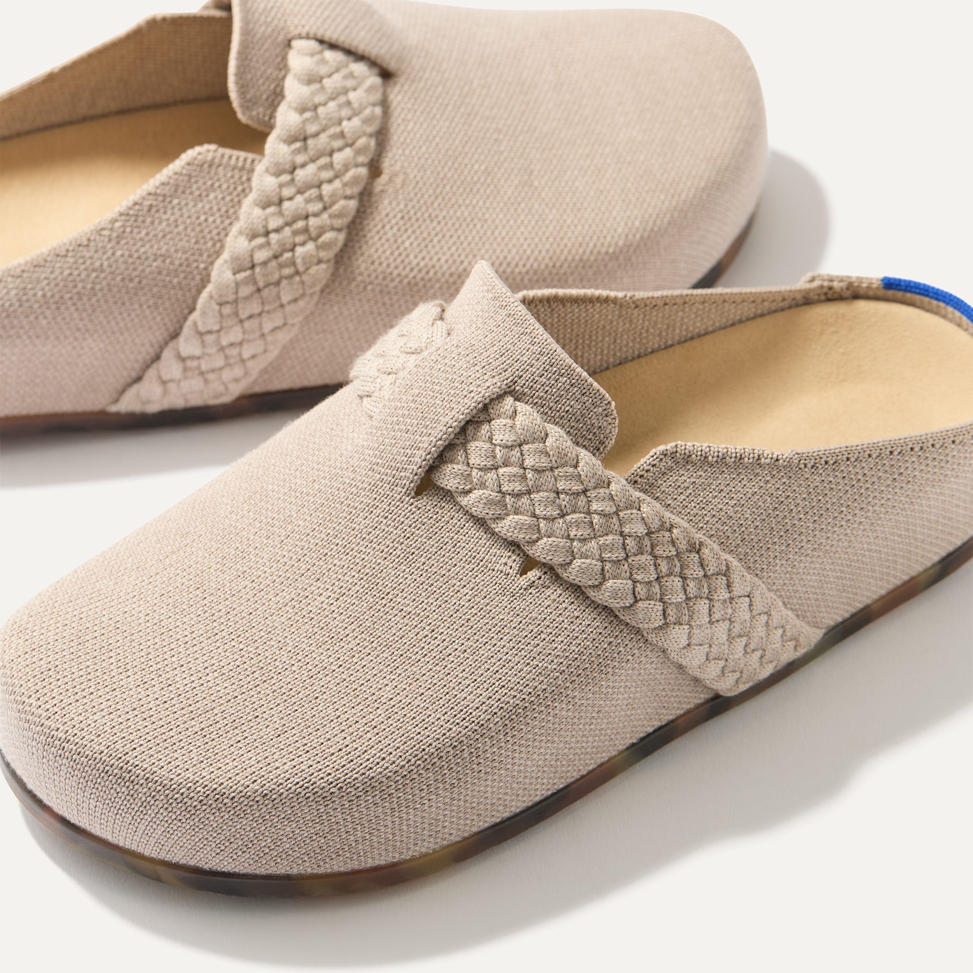 380_BraidClog_Dove_Toedetail_Macro_4556.jpg