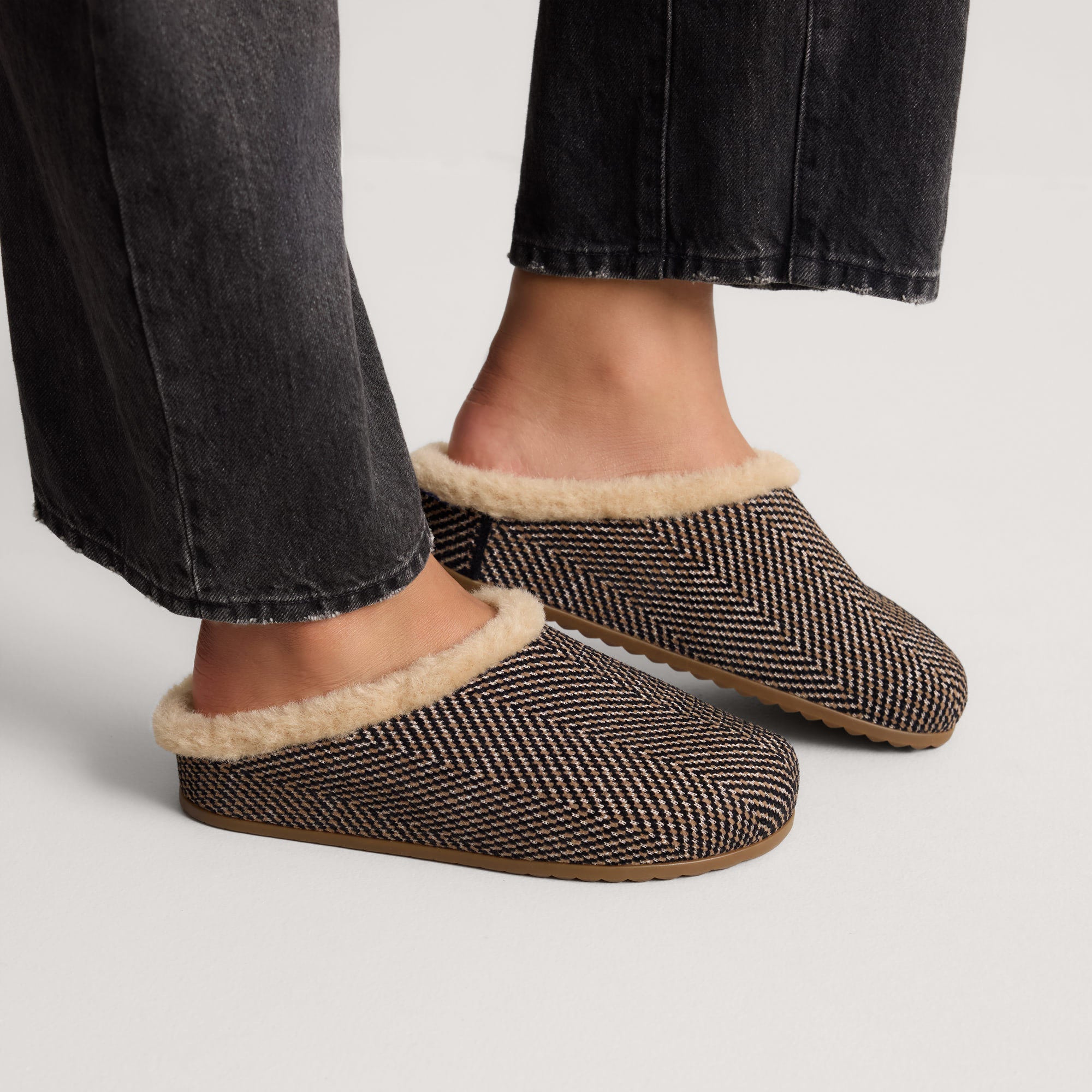 390_ApresClog_SlateHerringbone_OnFigure_0535.jpg