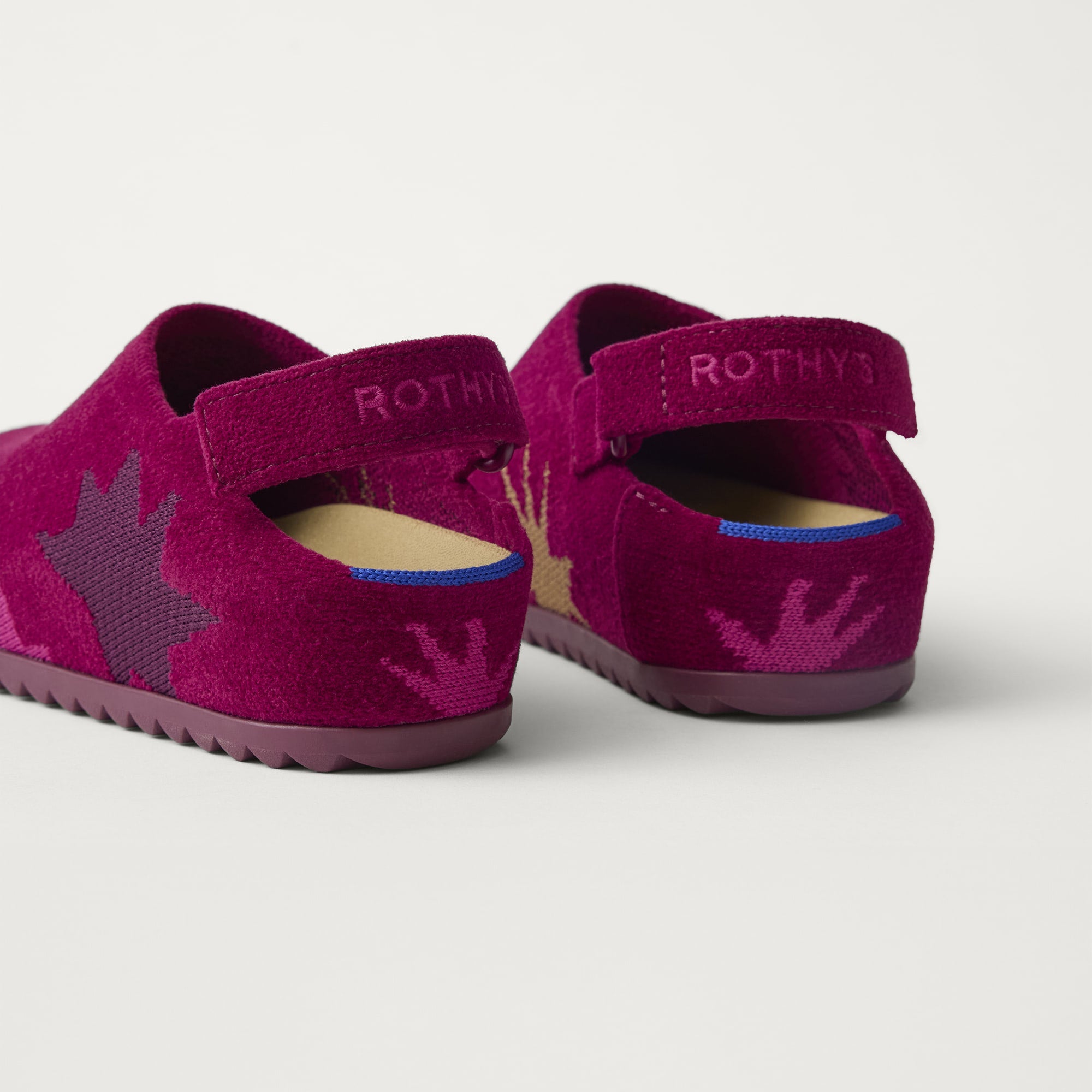 395_KidsReVelvetClog_ReVelvetFuchsiaBurst_Heel_0998.jpg
