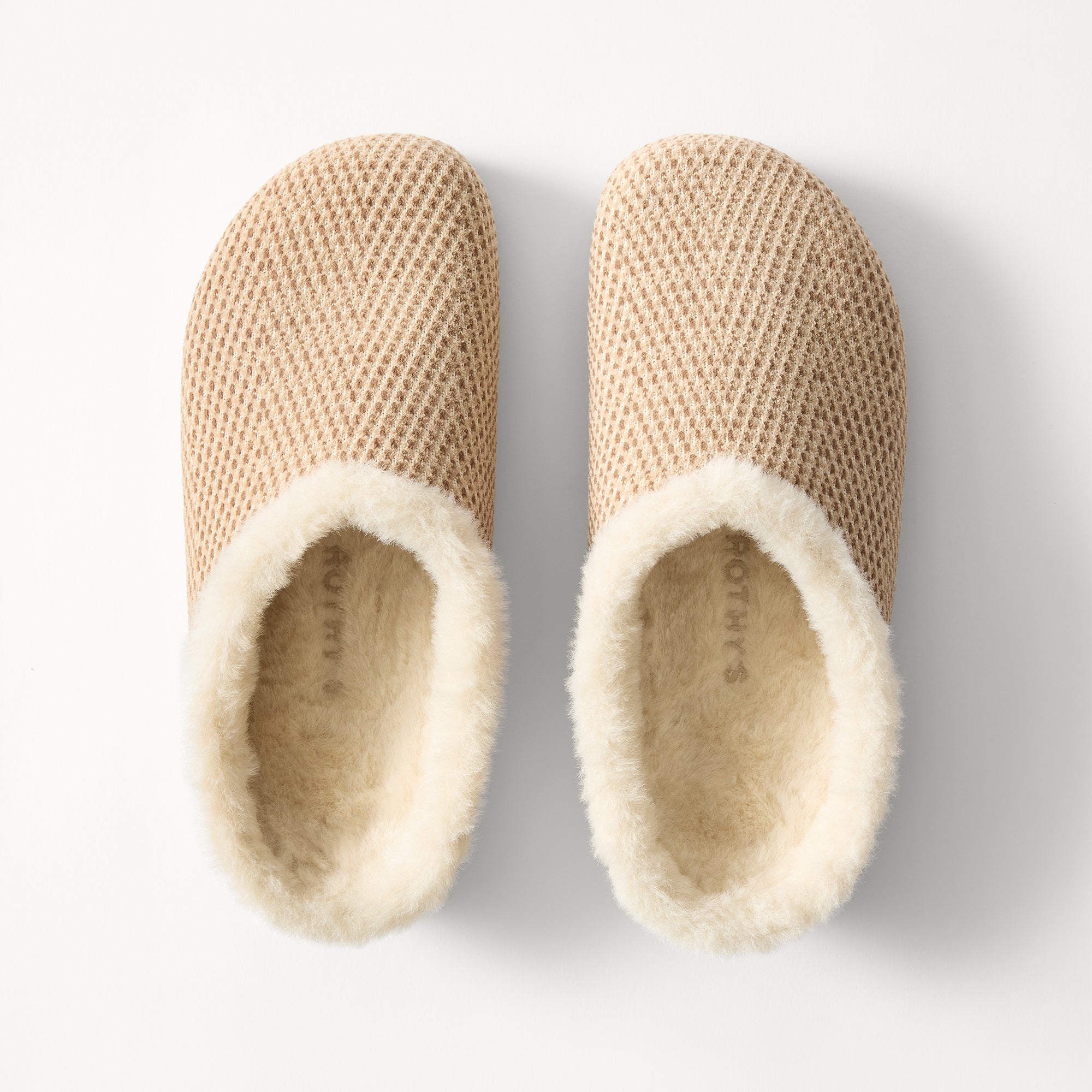 407_ReVelvetApresClog_ReVelvetCreamHerringbone_PrimaryOverhead_2222.jpg