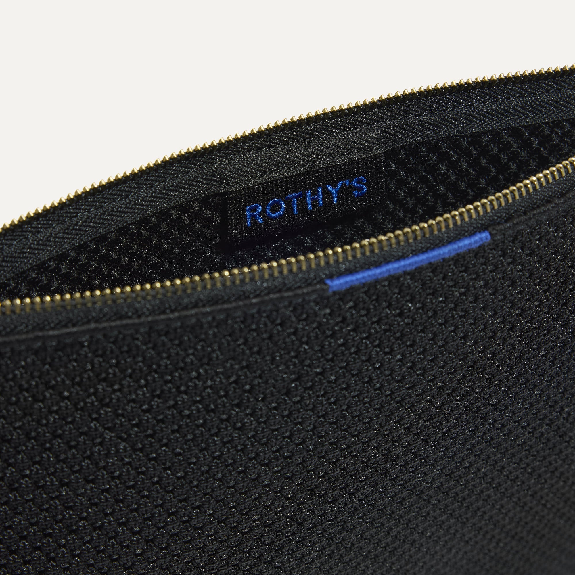 422_ConvertibleClutch_BlackEspressoOpen-Knit_Inside_8779.jpg