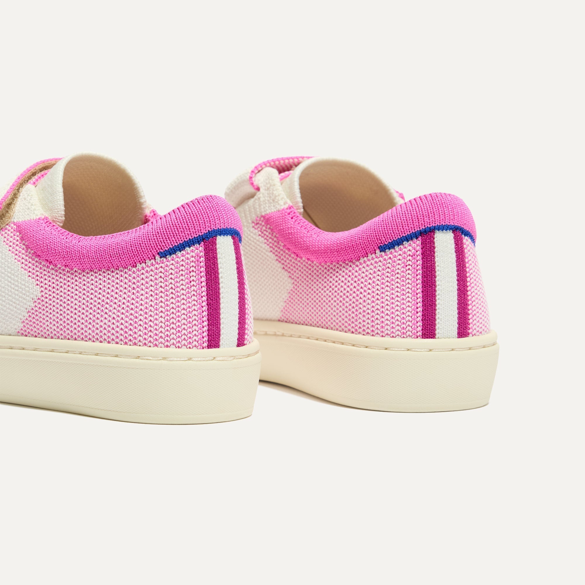 428_KidsVelcroSneaker_PinkTaffy_Heel_5446.jpg