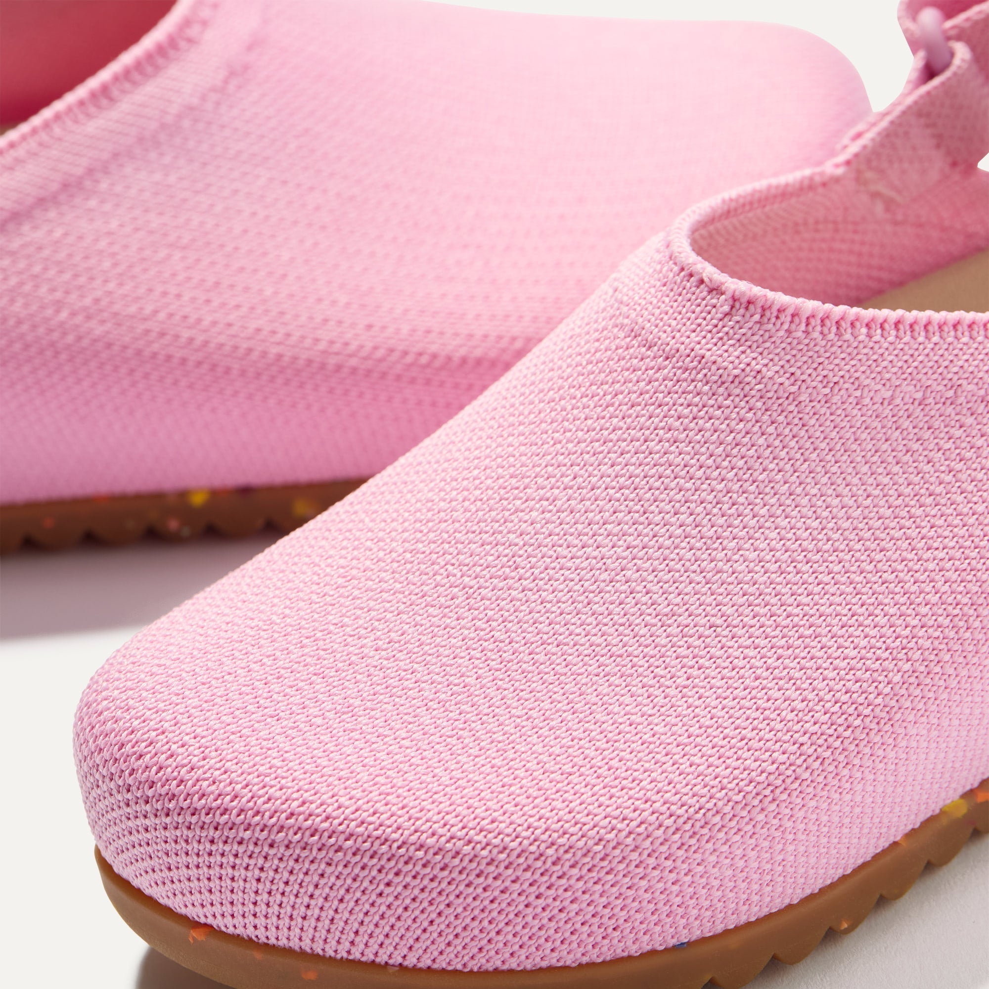 443_KidsClogU-TopLine_Tutu_Toedetail_Macro_6557.jpg