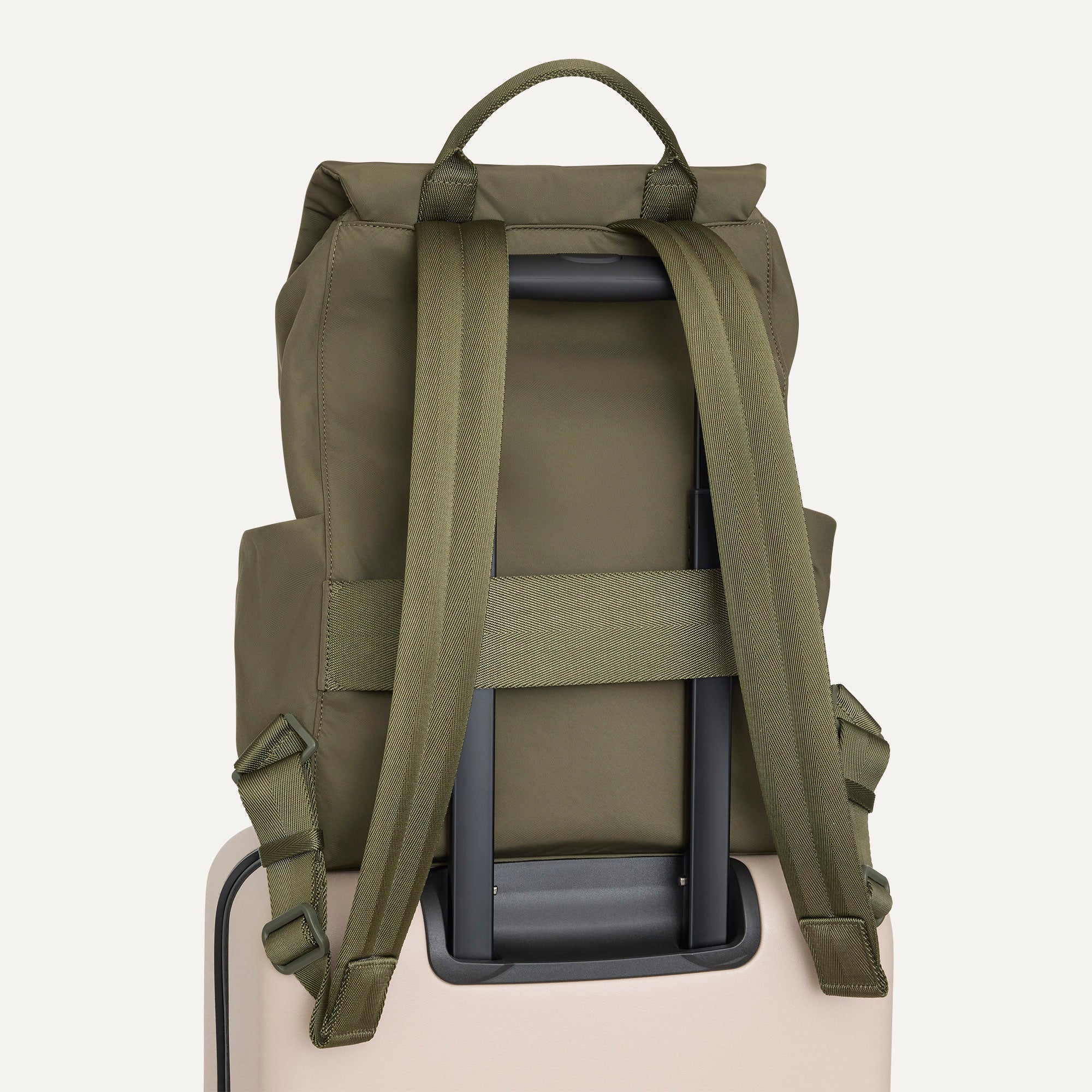 455_TravelCinchBackpack_Forest_Suitcase_detail_5454.jpg