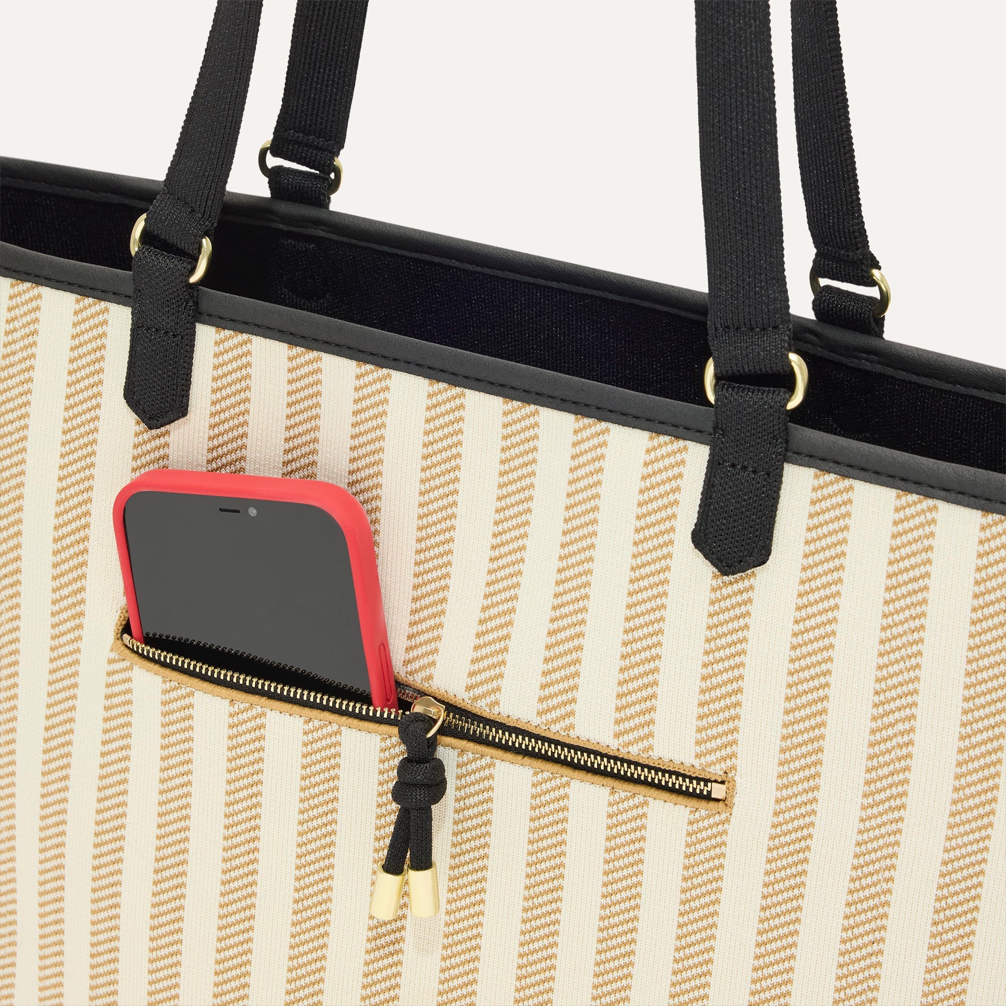 472_Two-WayTote_Sandbar_Pocket_6556.jpg