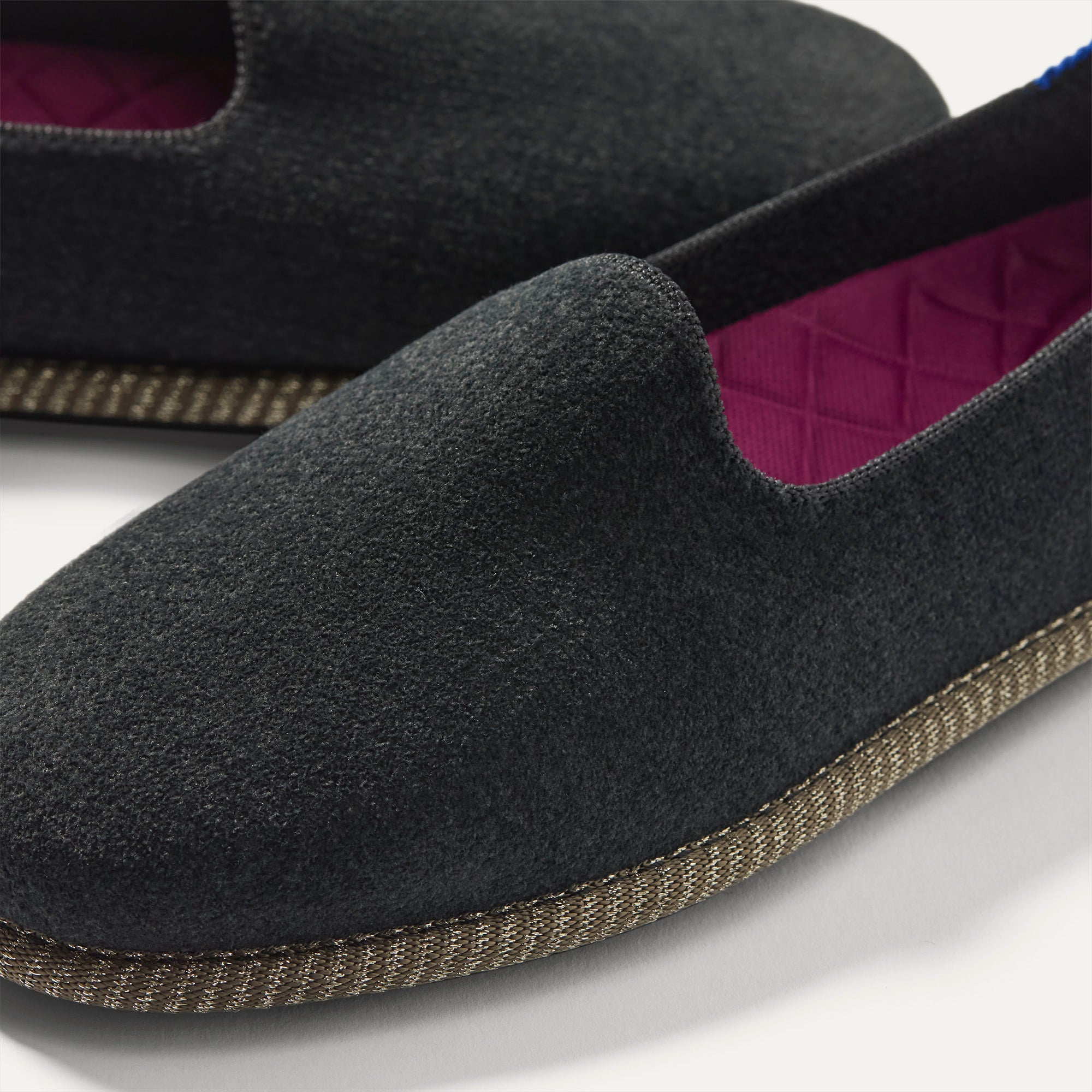 476_Rothy_sCruiserLoafer-ReVelvet_ReVelvetBlack_Toedetail_Macro_3223.jpg