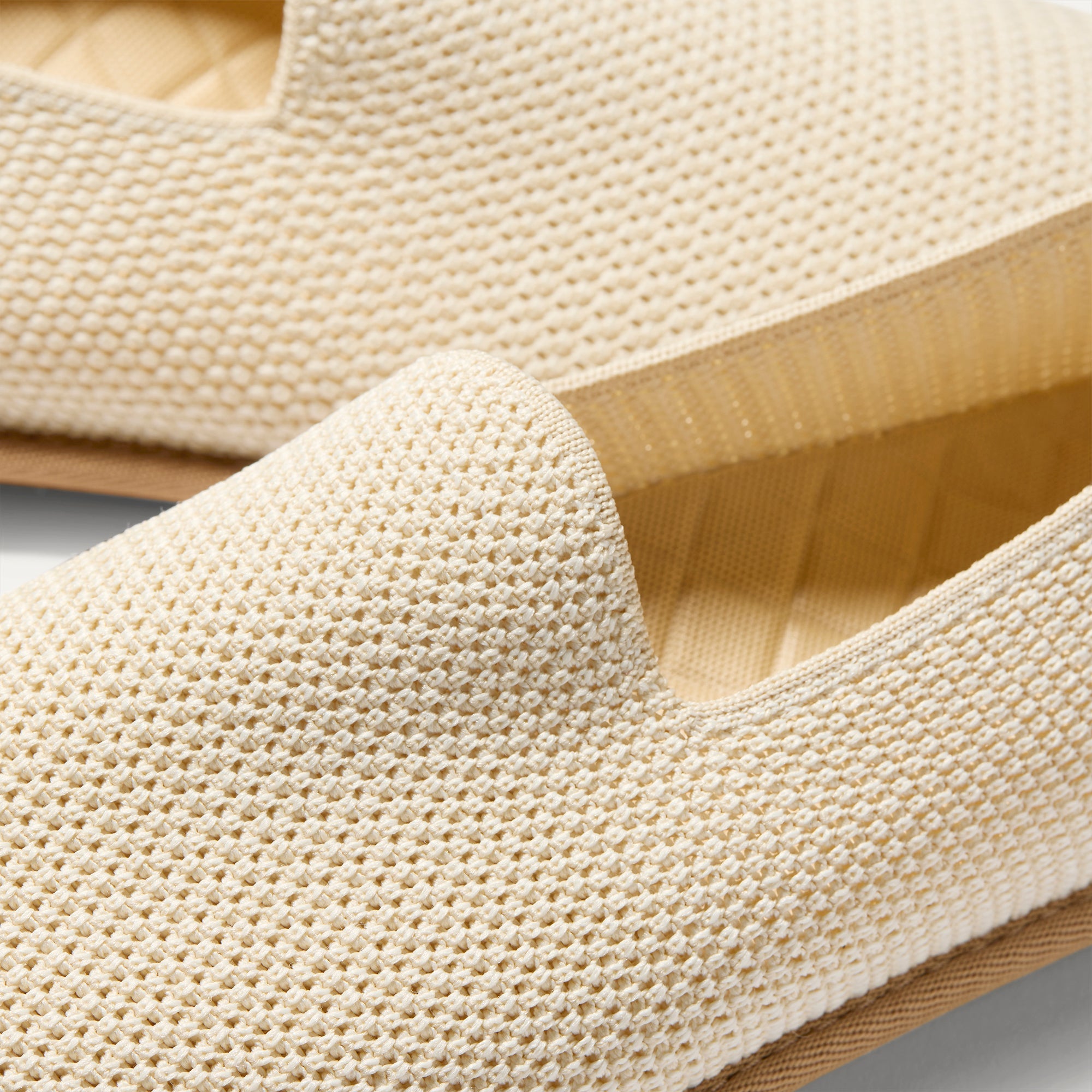 487_Rothys_Mens_Cruiser_Loafer_Pebble_Toe_detail_Macro7887.jpg