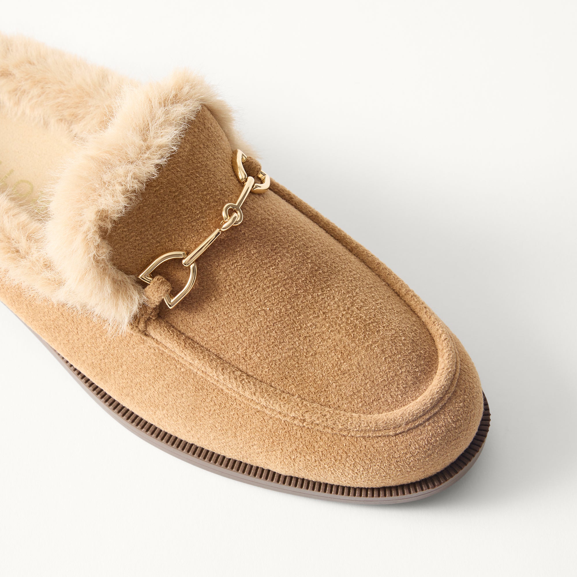 502_ReVelvetApresLoaferMule_ReVelvetPecan_ToedetailMacro_4655.jpg