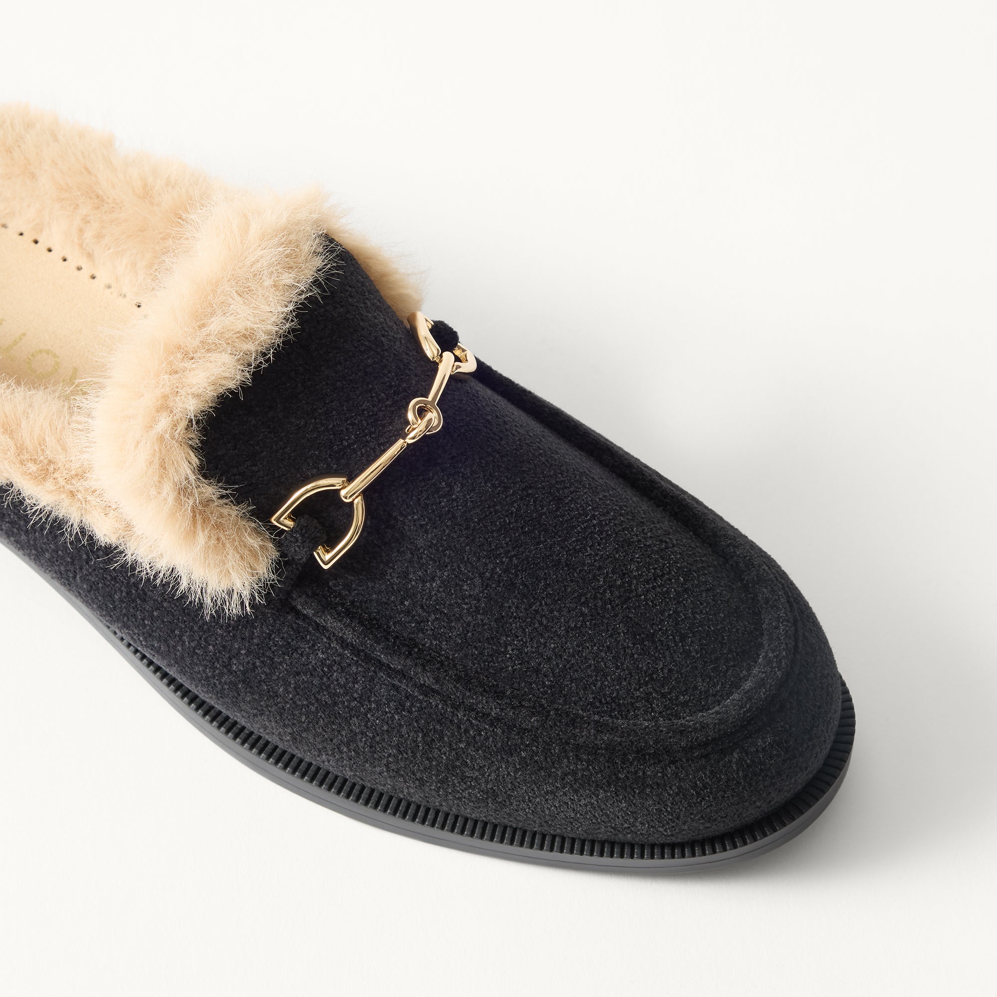502_ReVelvetApresLoaferMule_RevelvetBlack_ToedetailMacro_4545.jpg