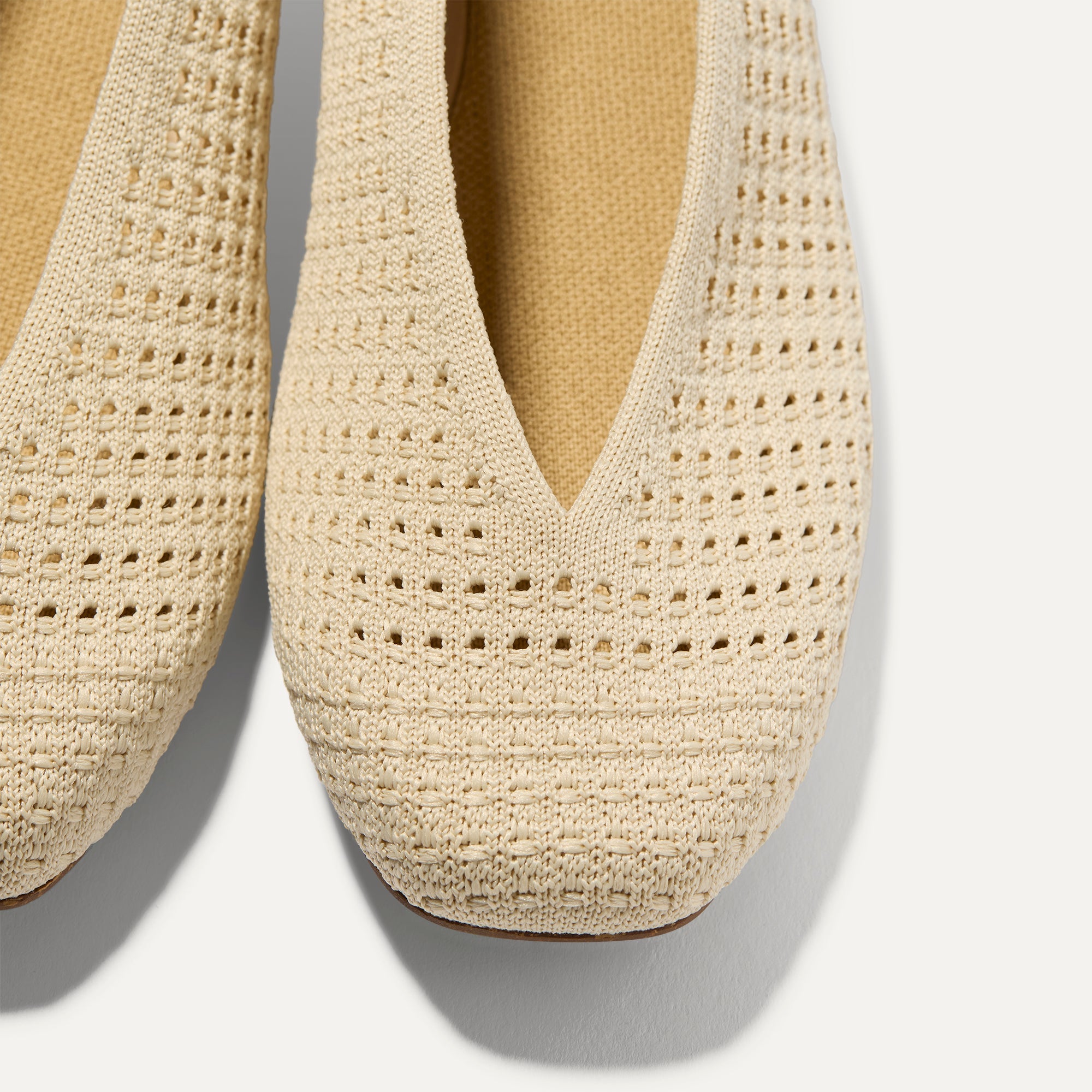 506_MaxSquareBallerina_Mary_Jane_OffWhiteMeshCrochet_Crochet_ToedetailMacro_3771.jpg