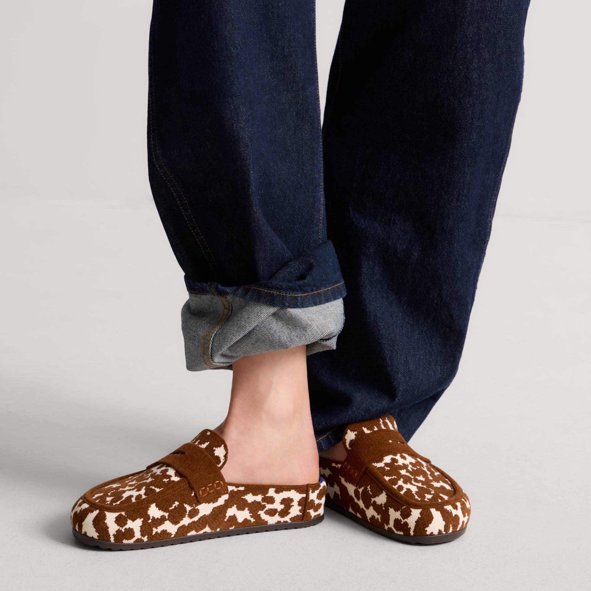 511_ReVelvetPennyClog_RodeoTorte_OnFigure_1005_pdp.jpg